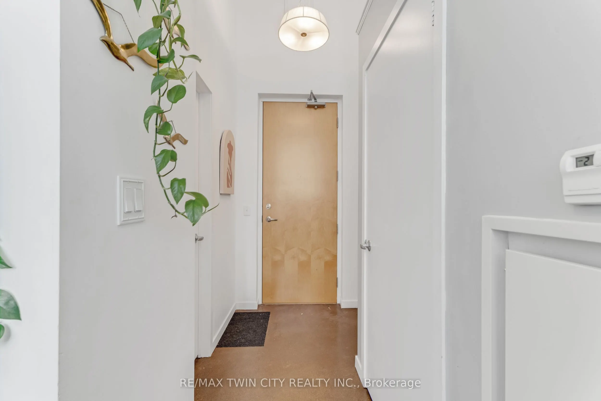 410 King Street W, #413