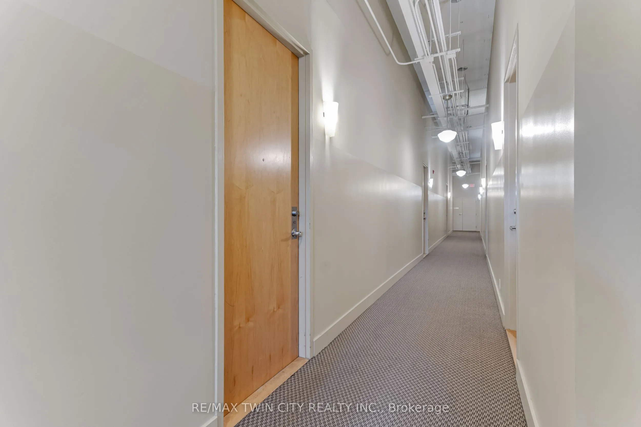 410 King Street W, #413