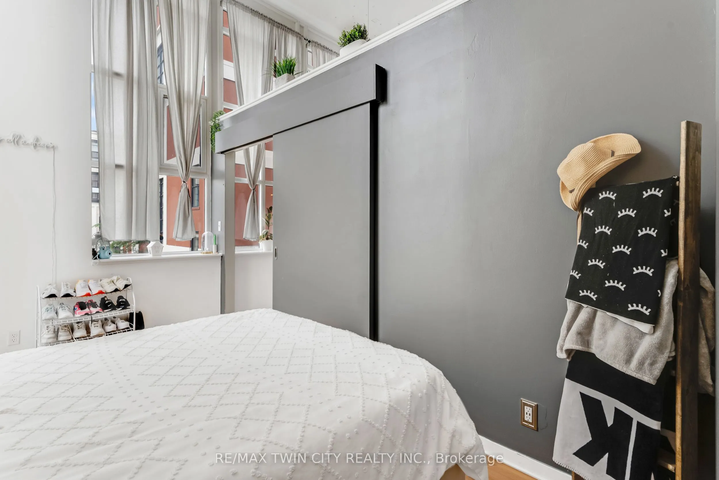 410 King Street W, #413