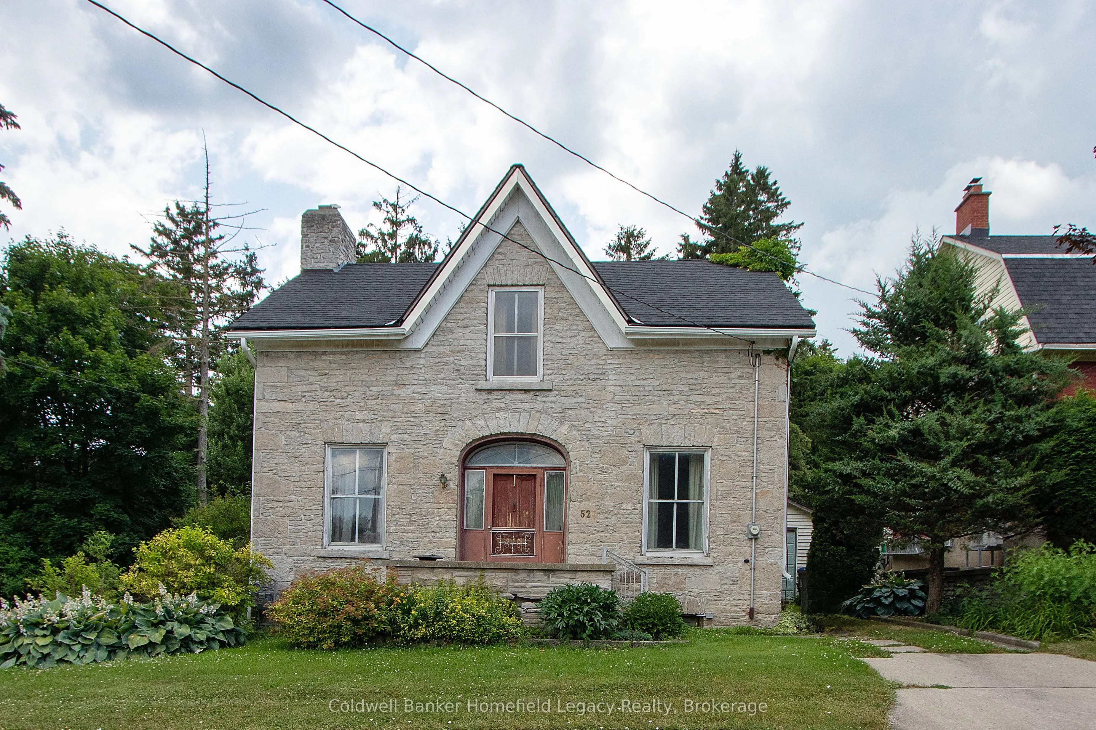 52 Ontario Street S