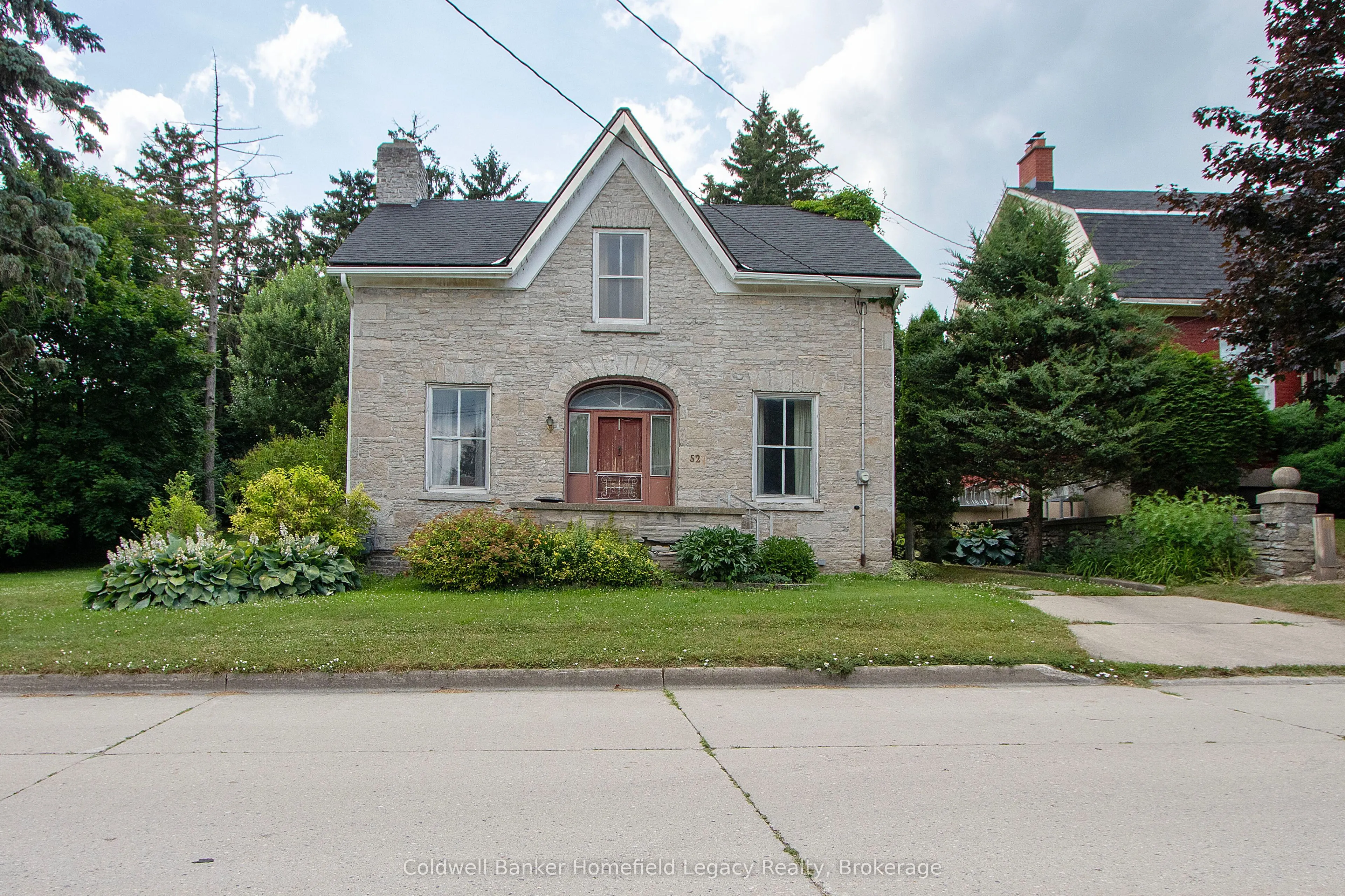 52 Ontario Street S