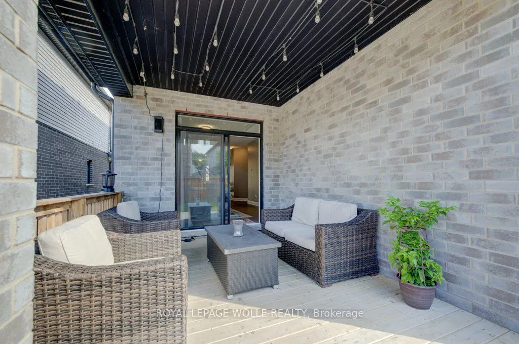 43 Greyhawk Street