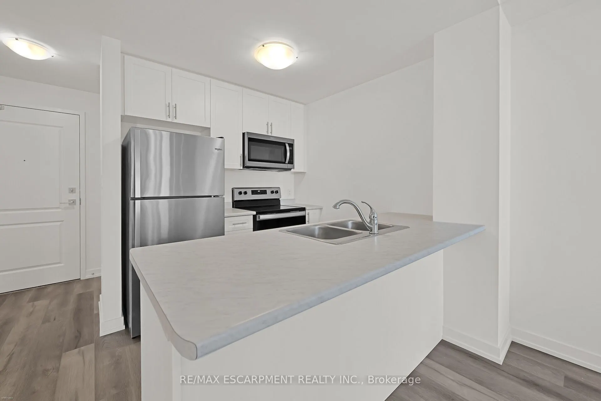 470 Dundas Street E, #416