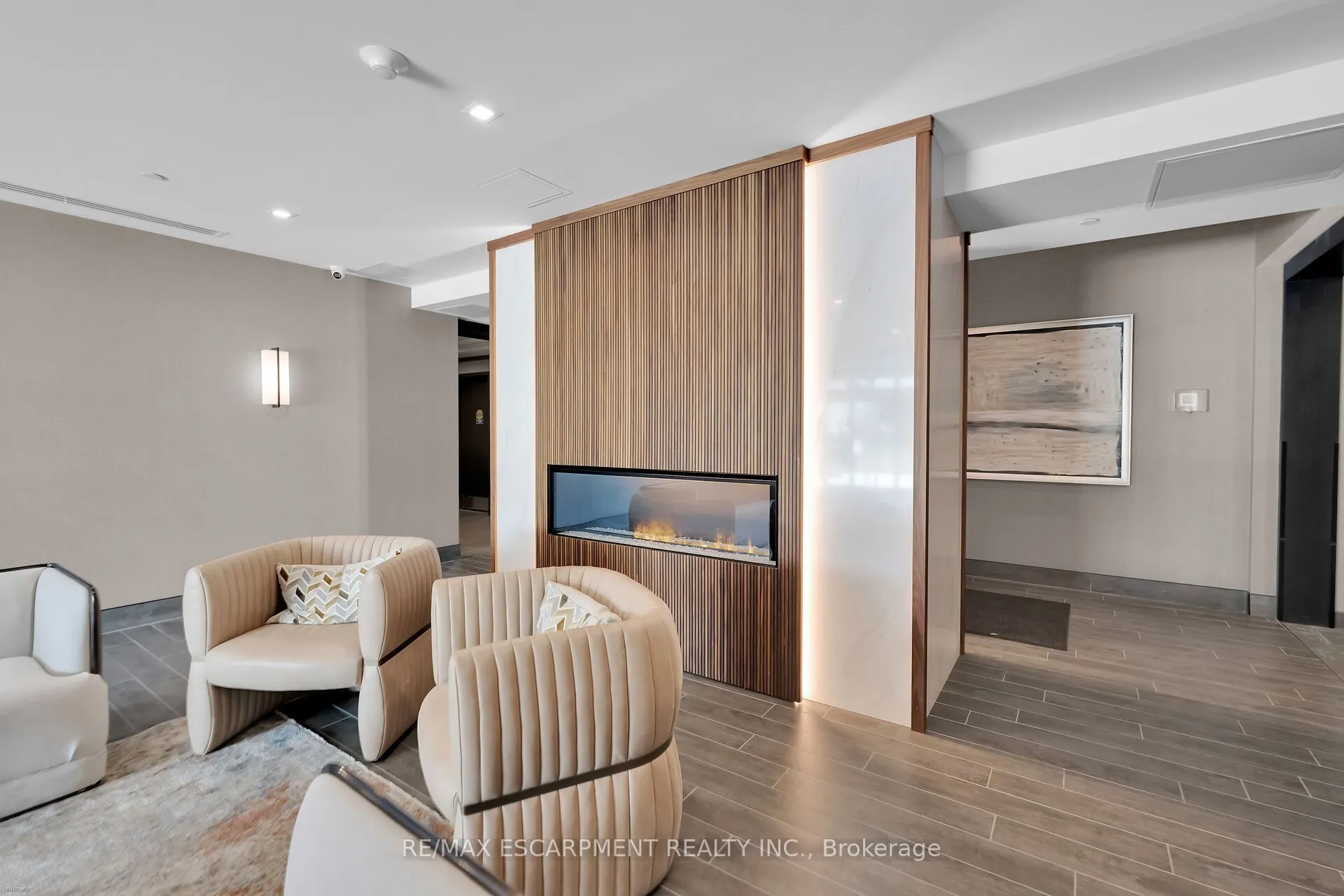 470 Dundas Street E, #416