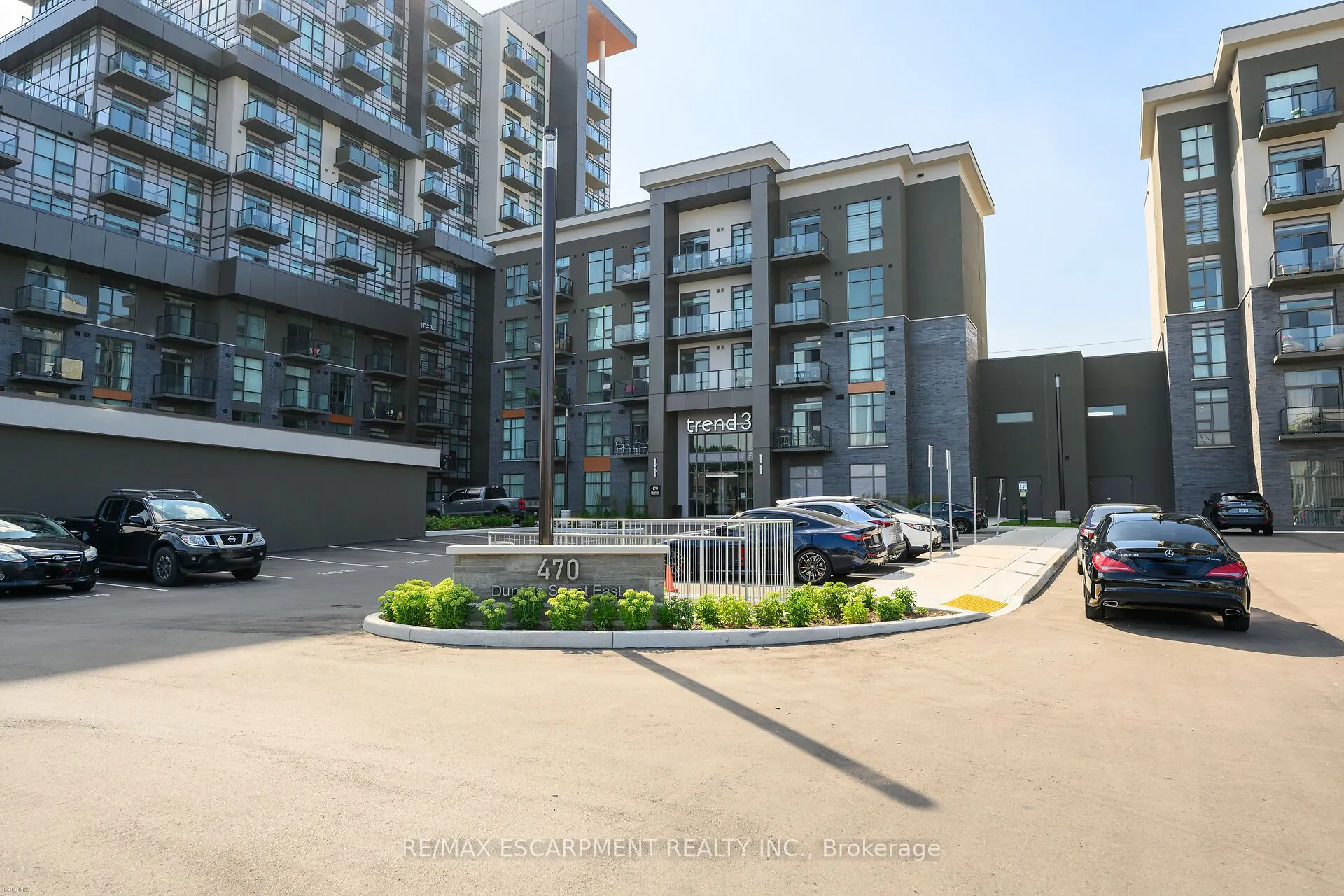 470 Dundas Street E, #416