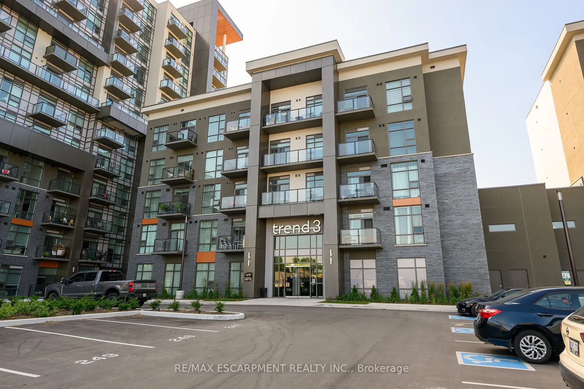 470 Dundas Street E, #416