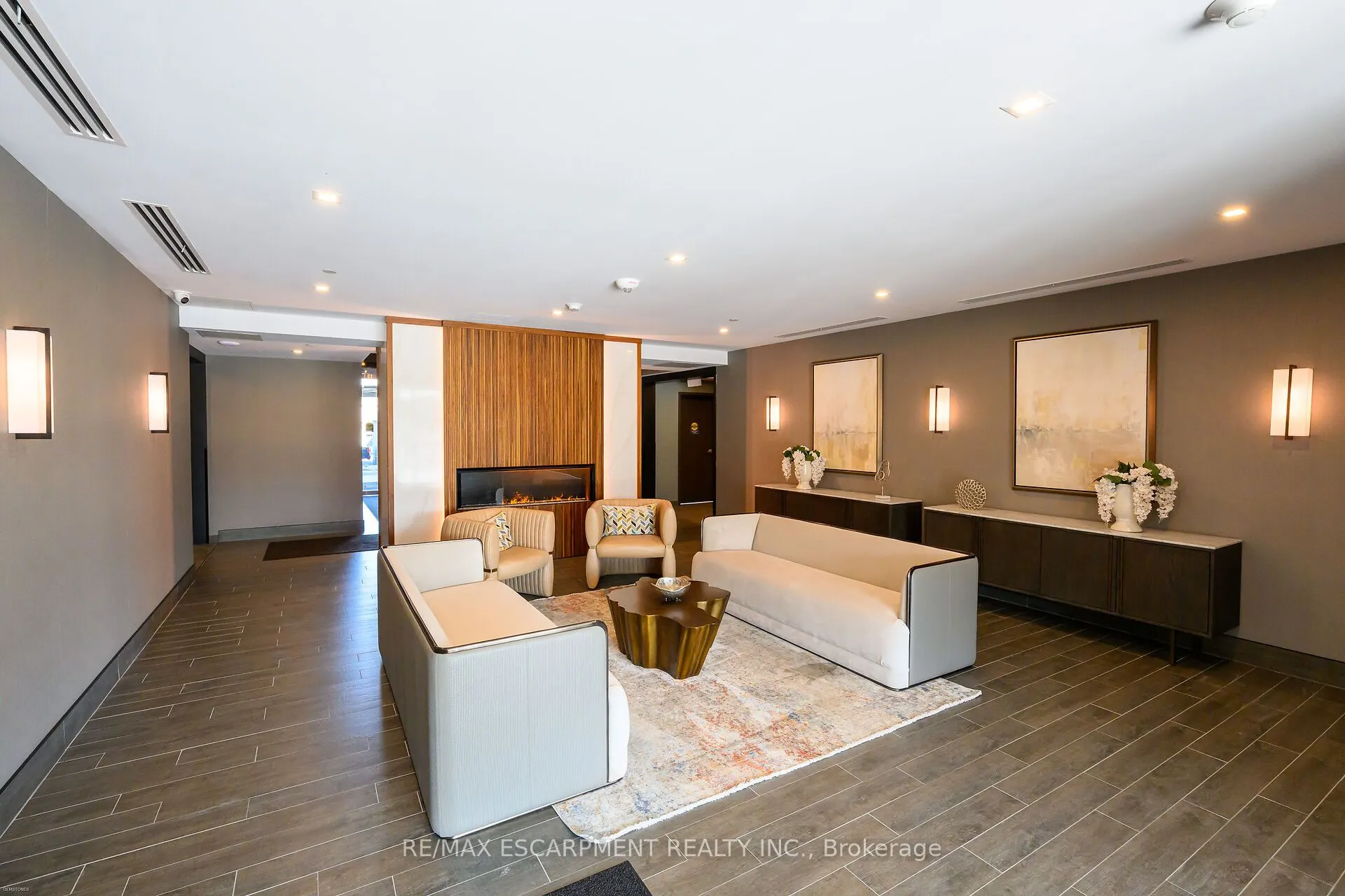 470 Dundas Street E, #416