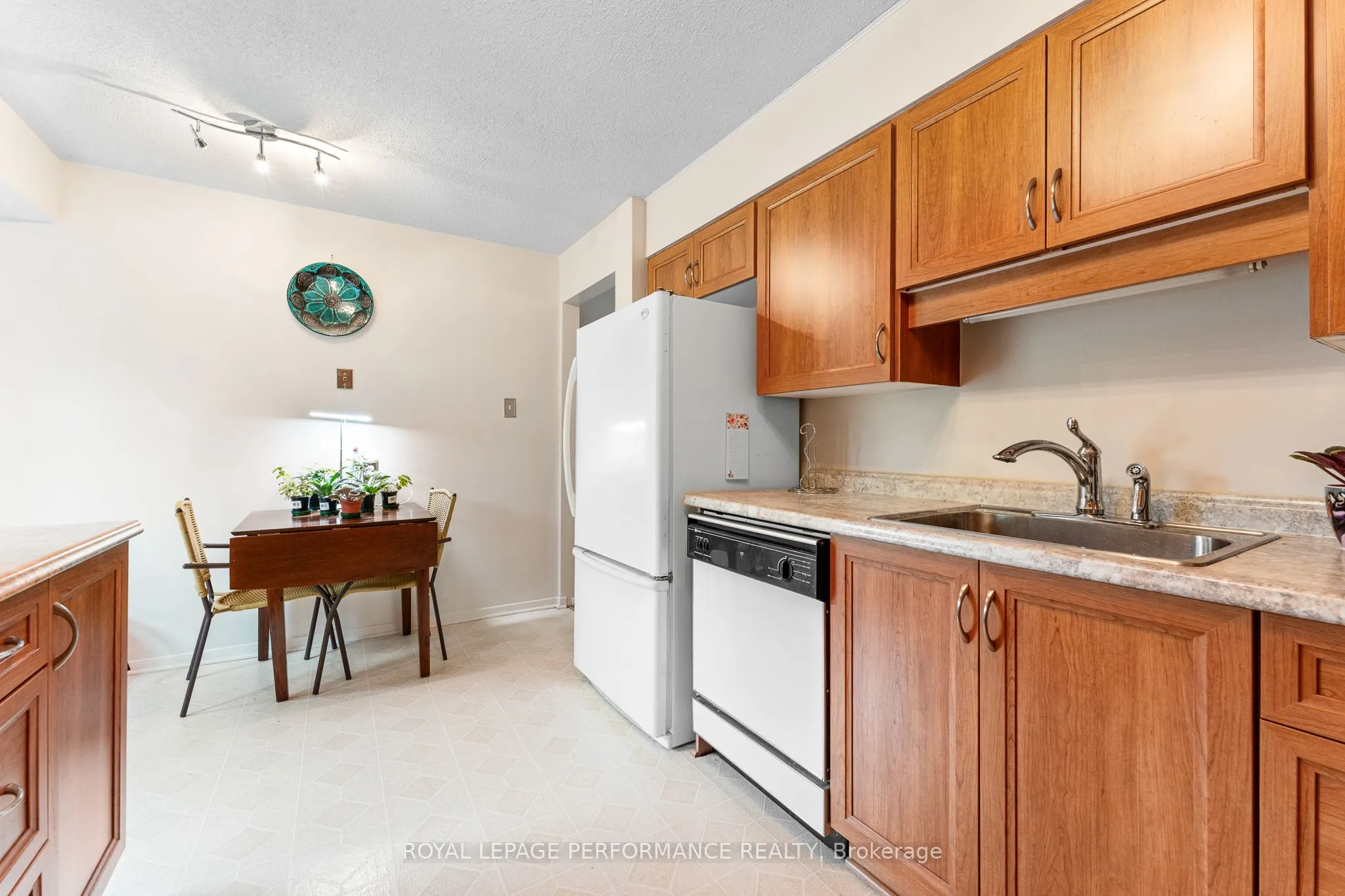 9 Plainfield Court, #5