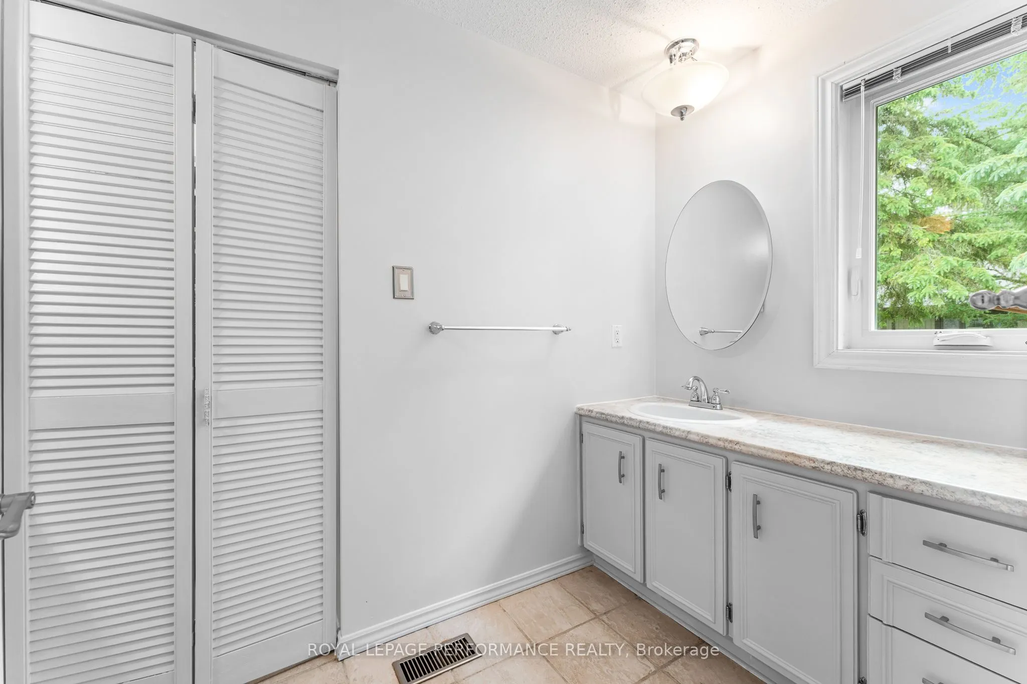 9 Plainfield Court, #5