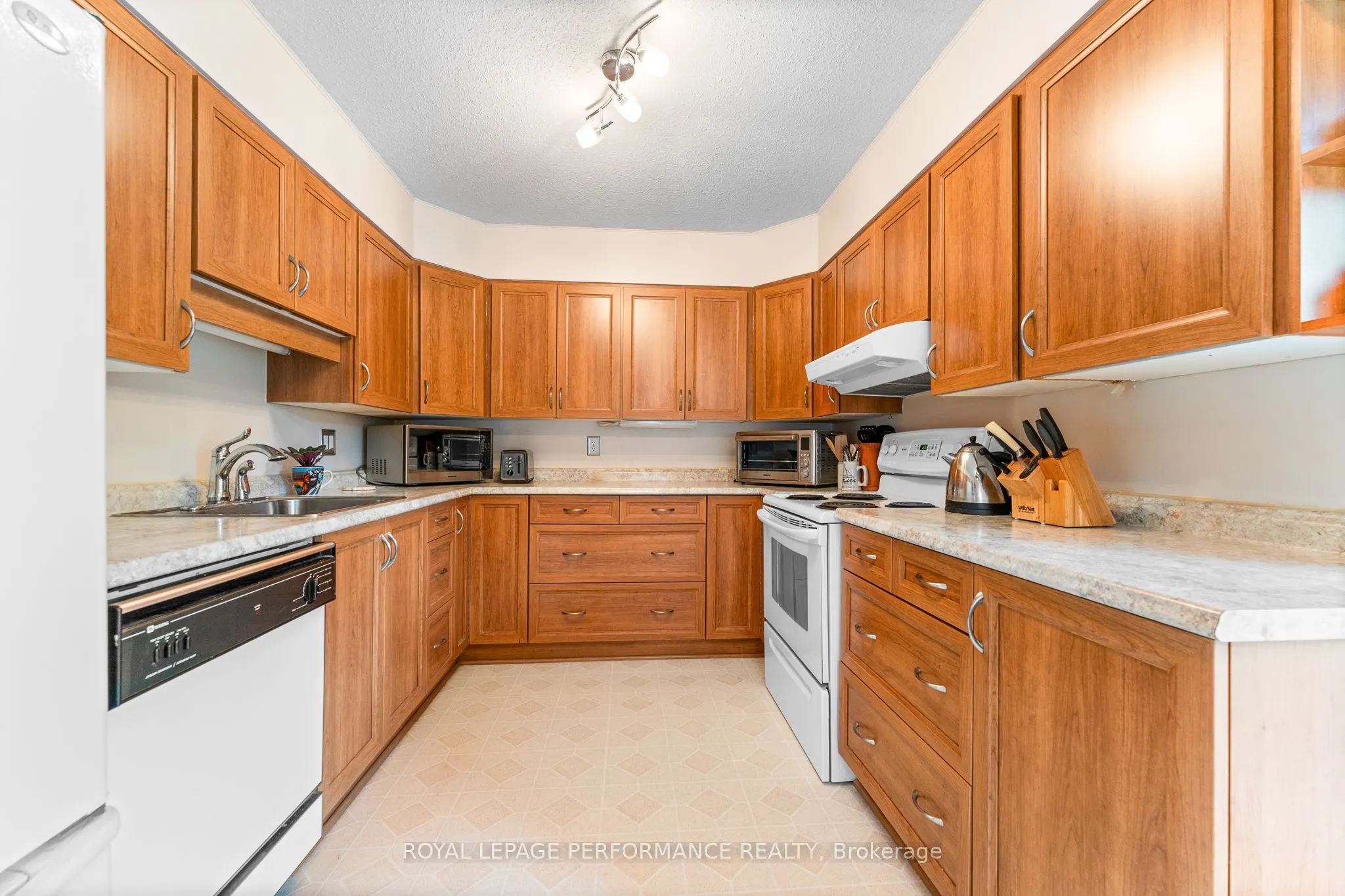 9 Plainfield Court, #5
