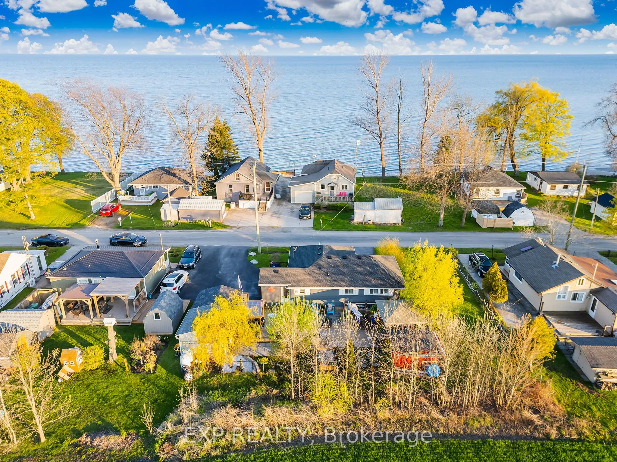2011 Lakeshore Road