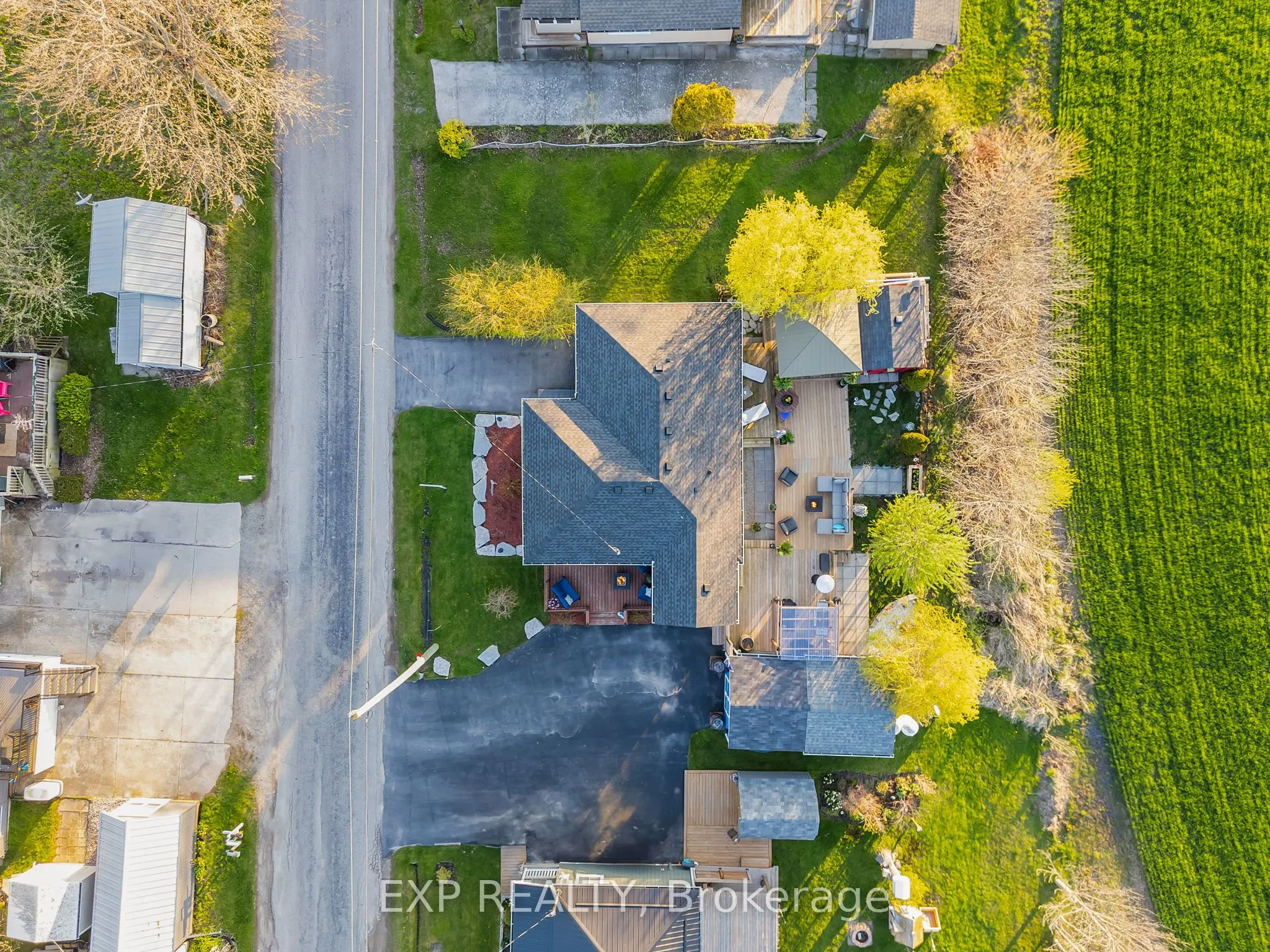 2011 Lakeshore Road