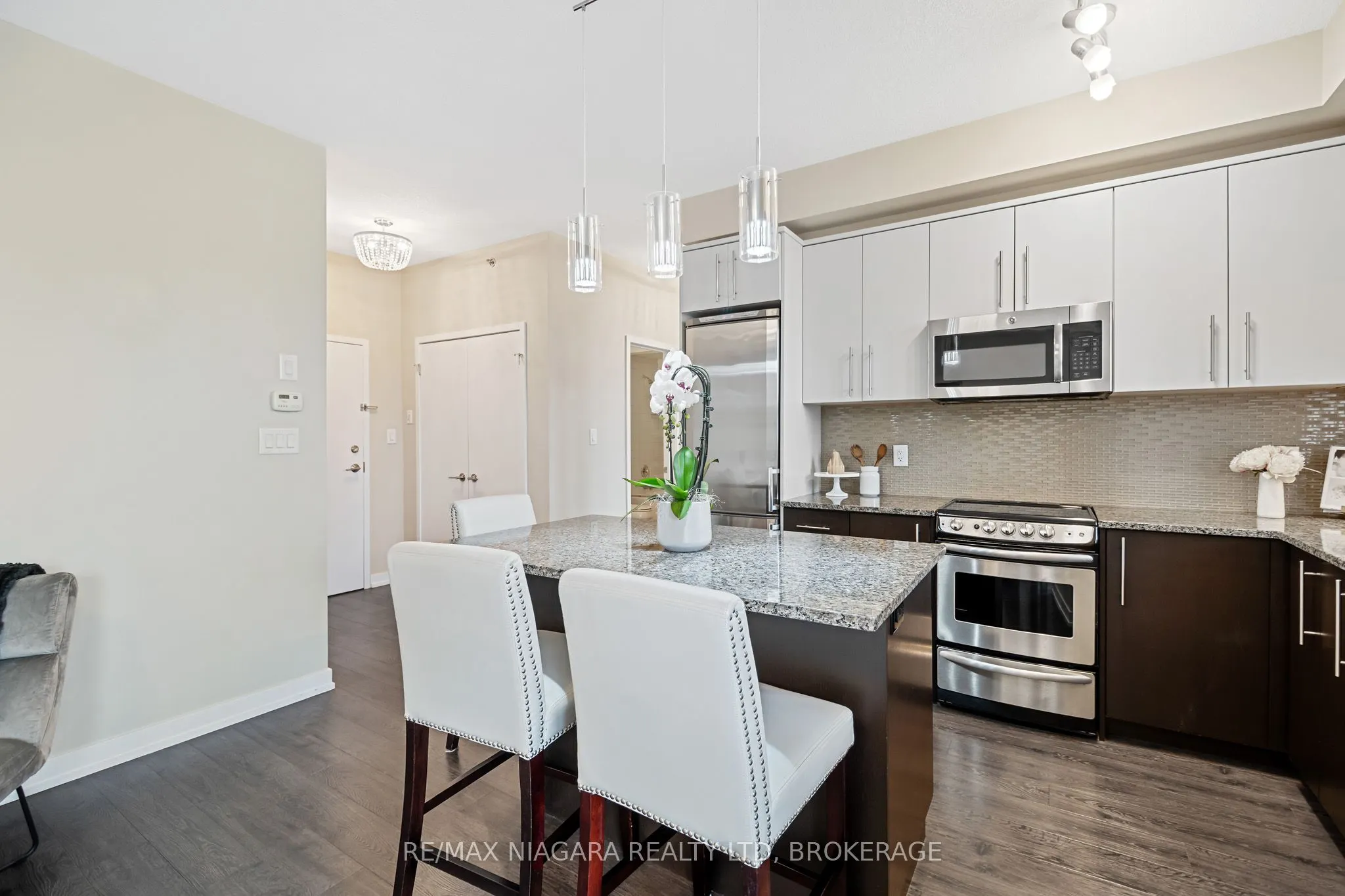 520 North Service Road #411
