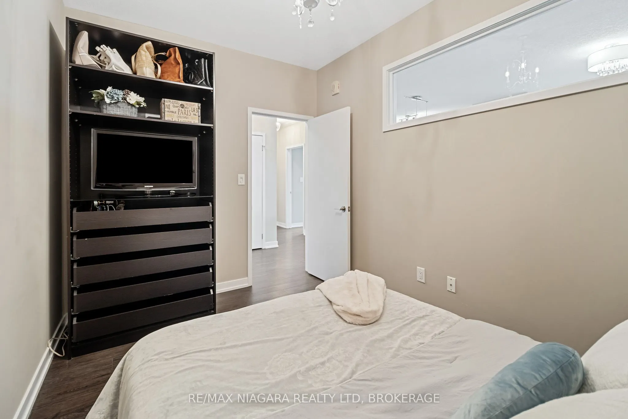 520 North Service Road #411