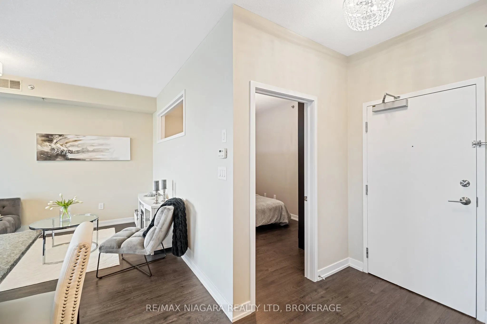 520 North Service Road #411