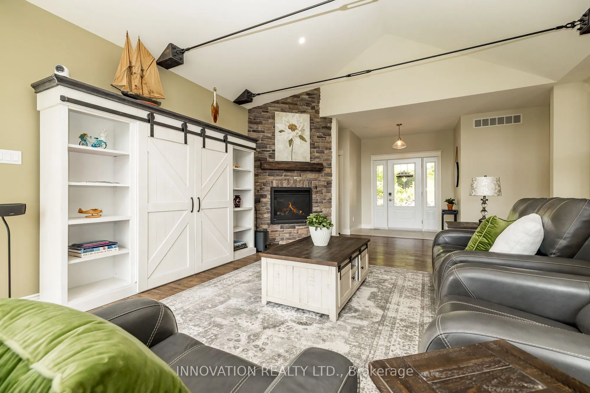 103 A Carriage Landing Drive