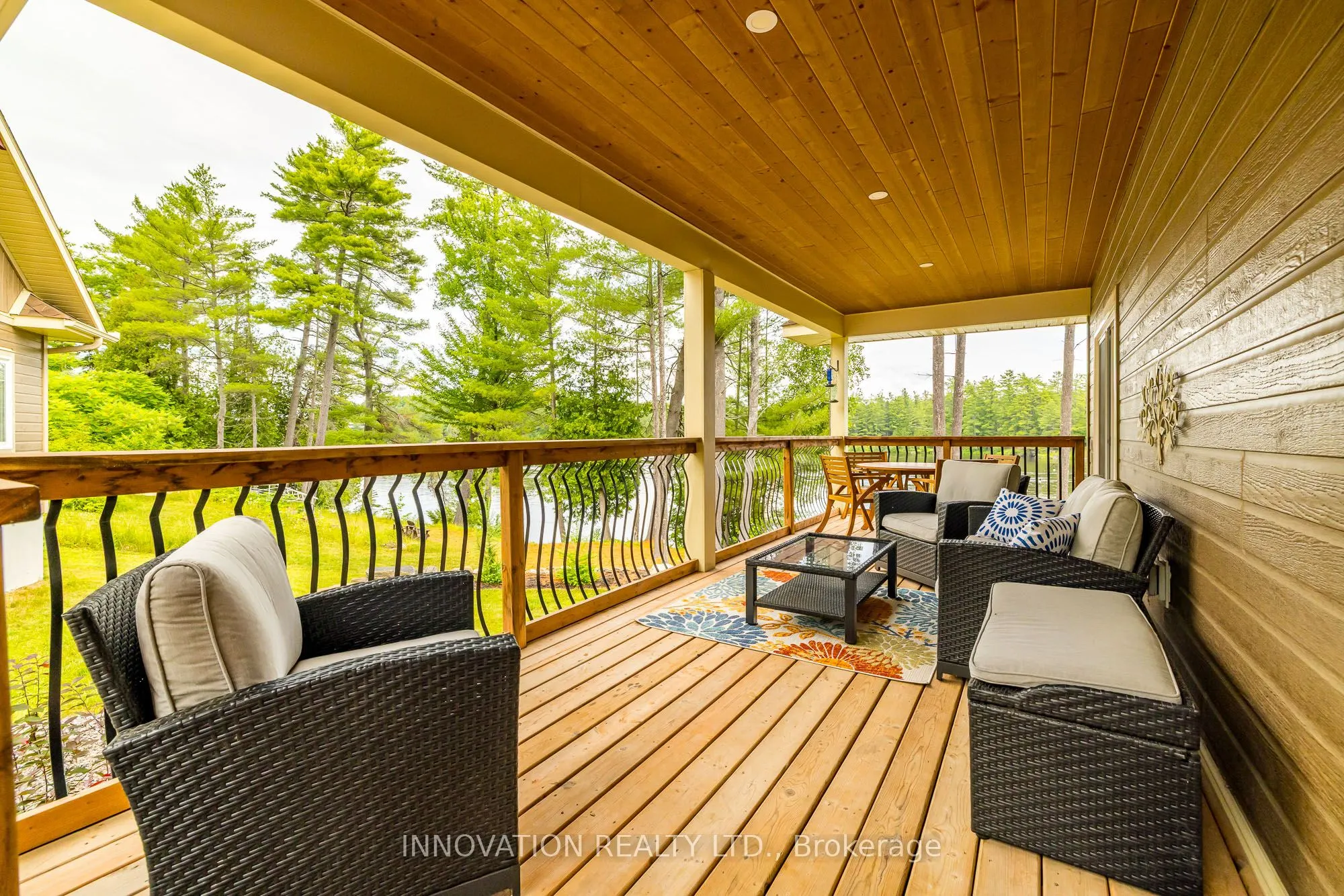 103 A Carriage Landing Drive