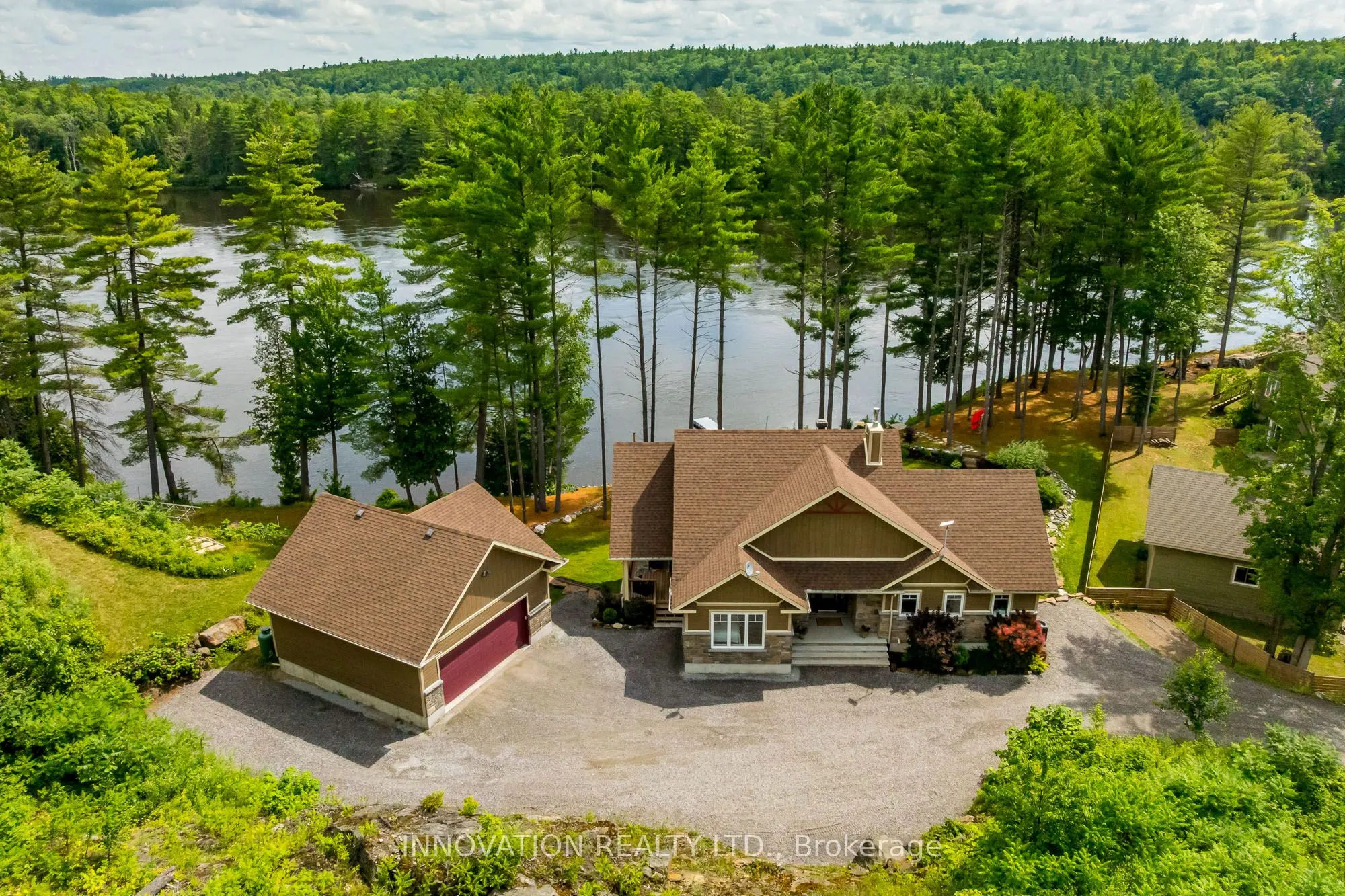 103 A Carriage Landing Drive