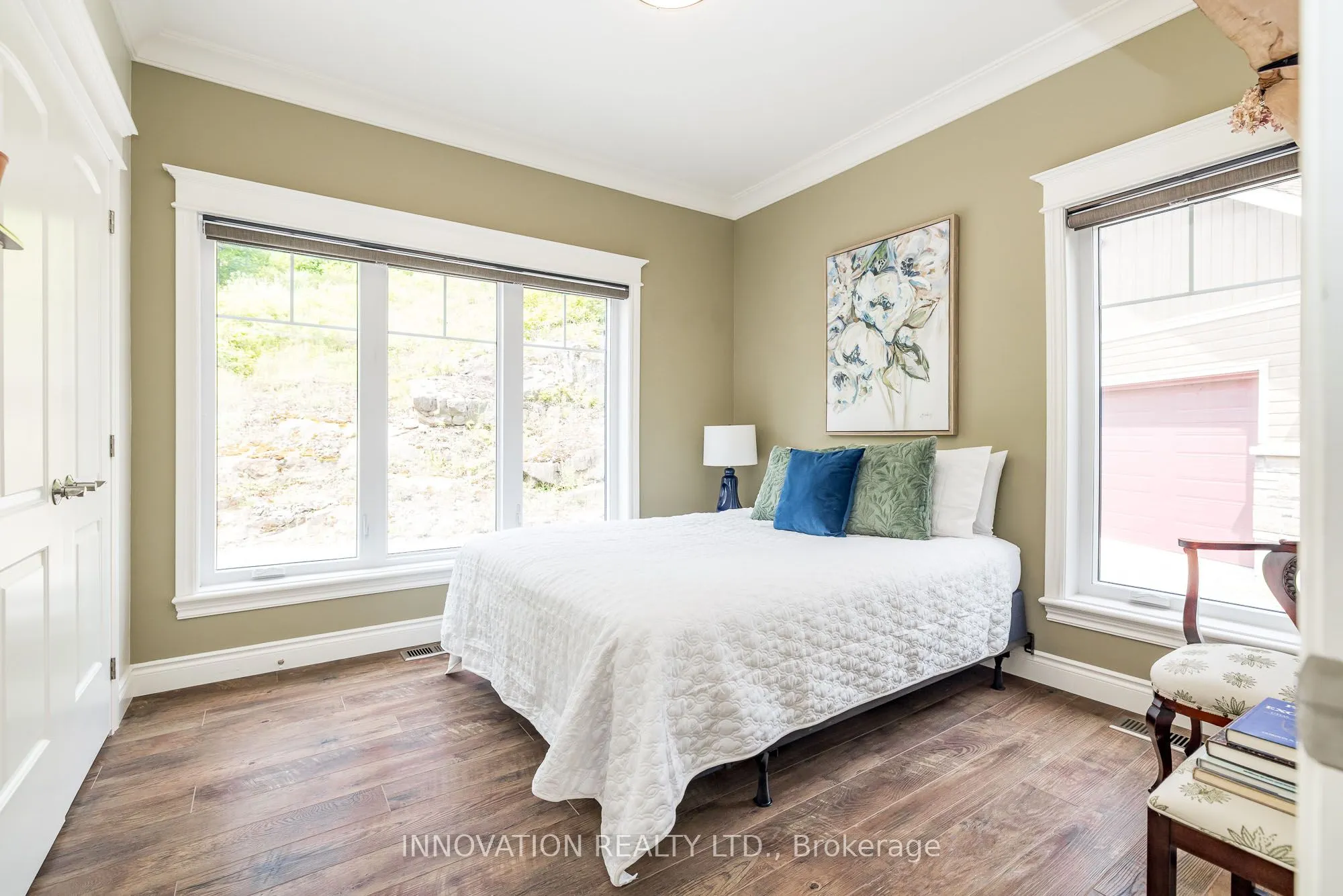 103 A Carriage Landing Drive