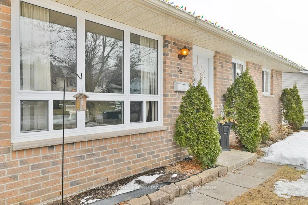 35 Van Alstine Drive