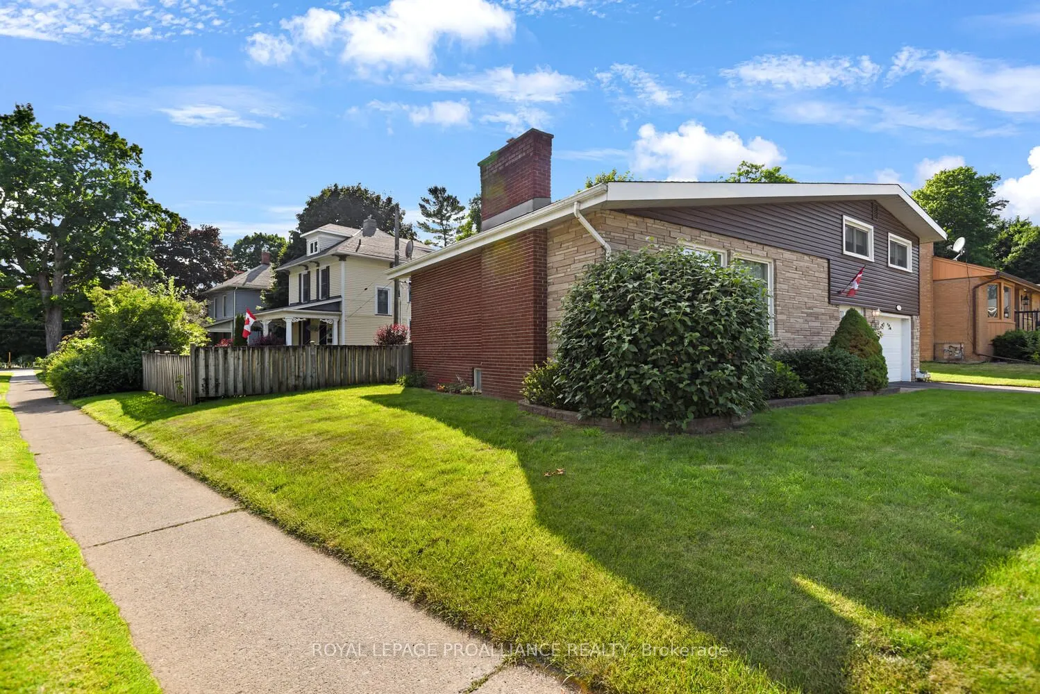 2 Woodlawn Place