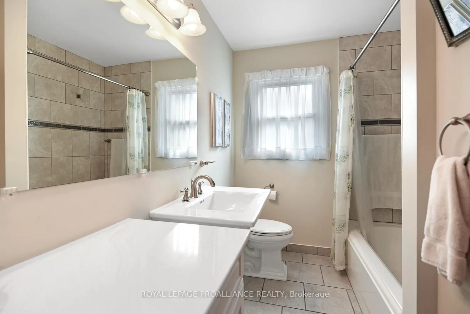 2 Woodlawn Place