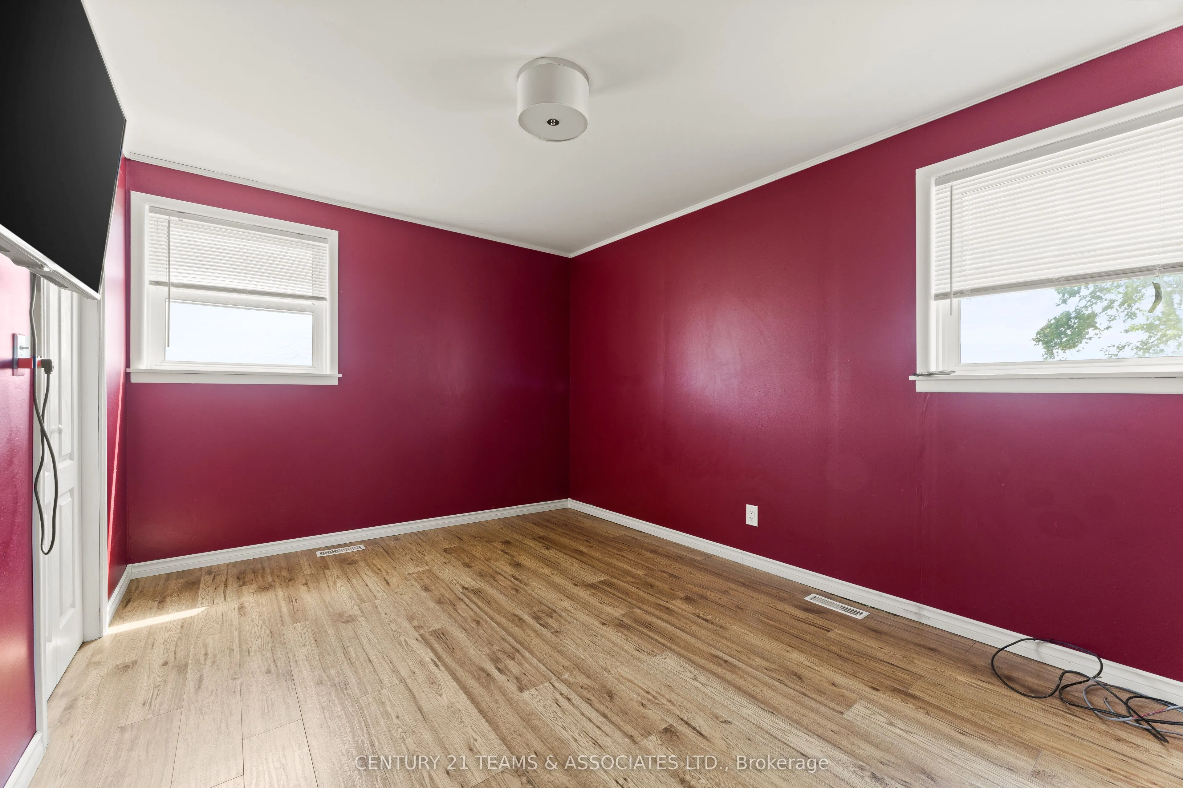 5845 Lakeshore Road 305