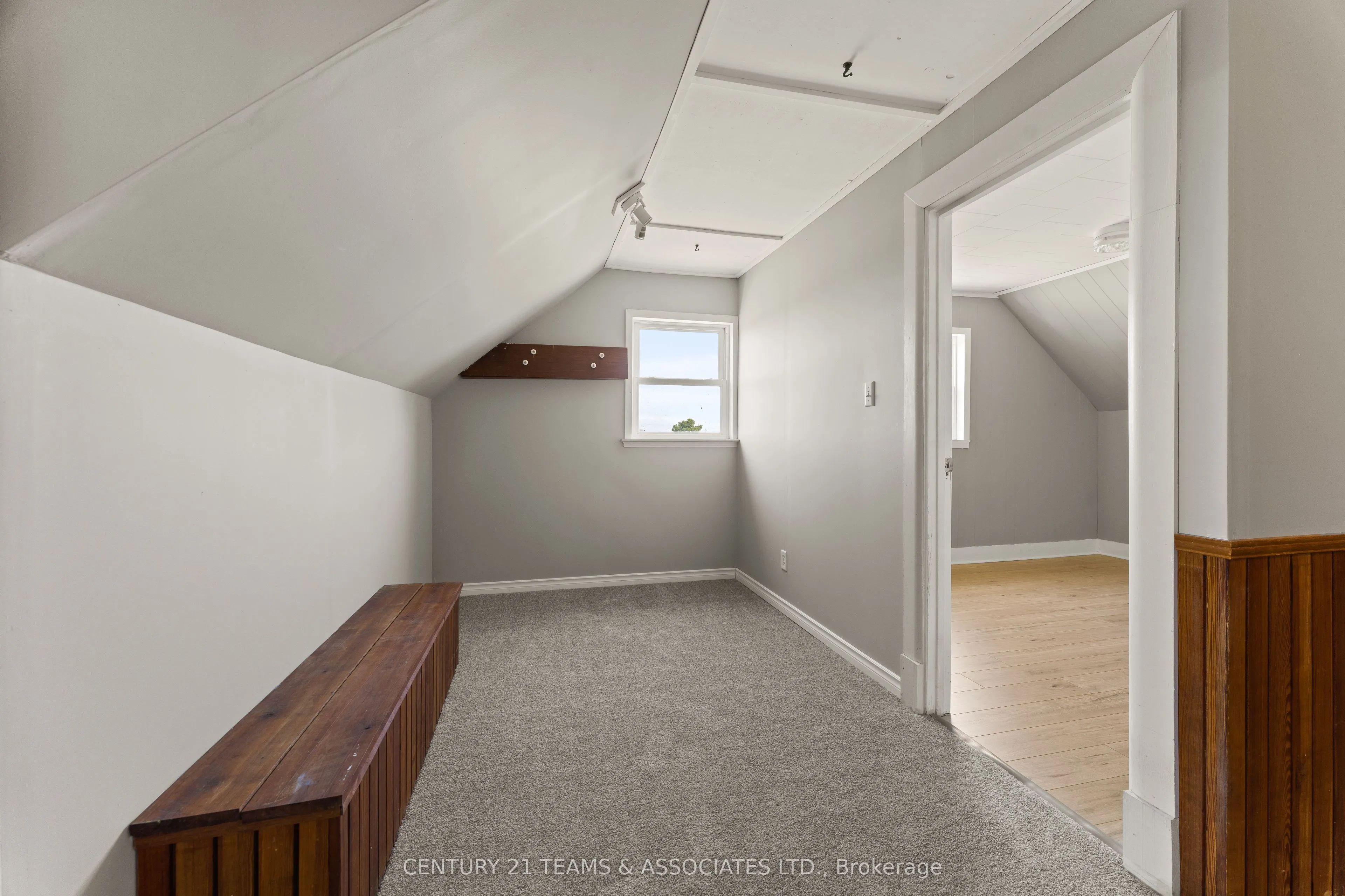 5845 Lakeshore Road 305