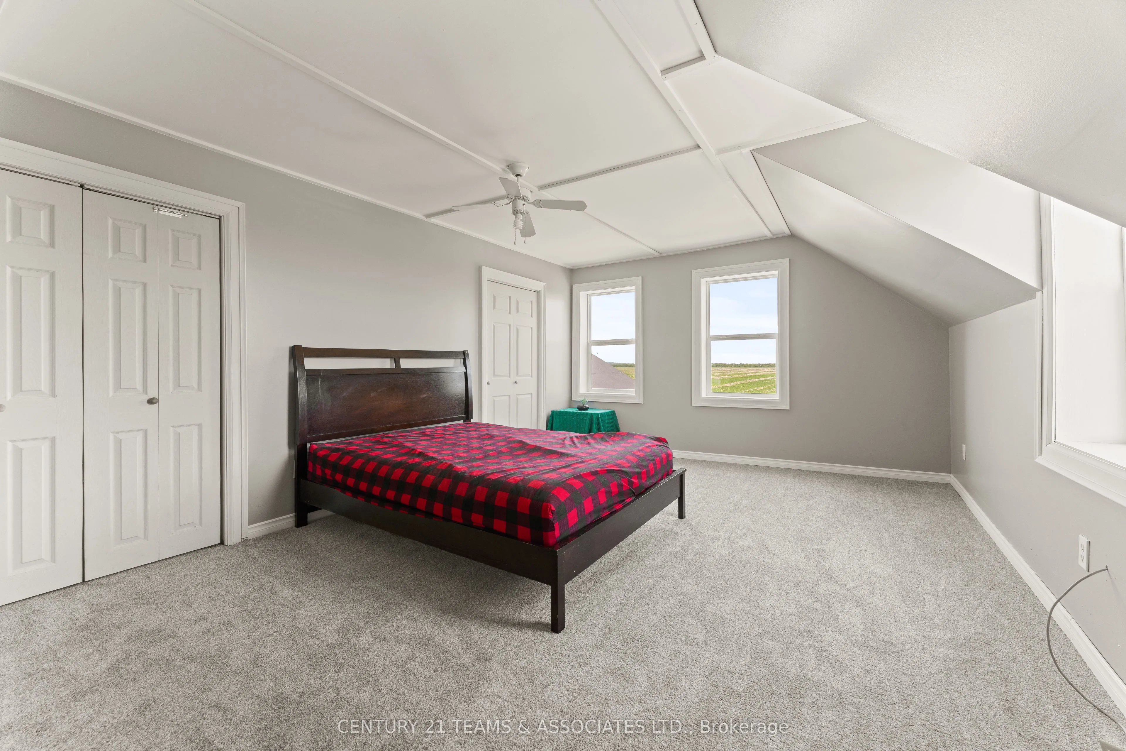 5845 Lakeshore Road 305