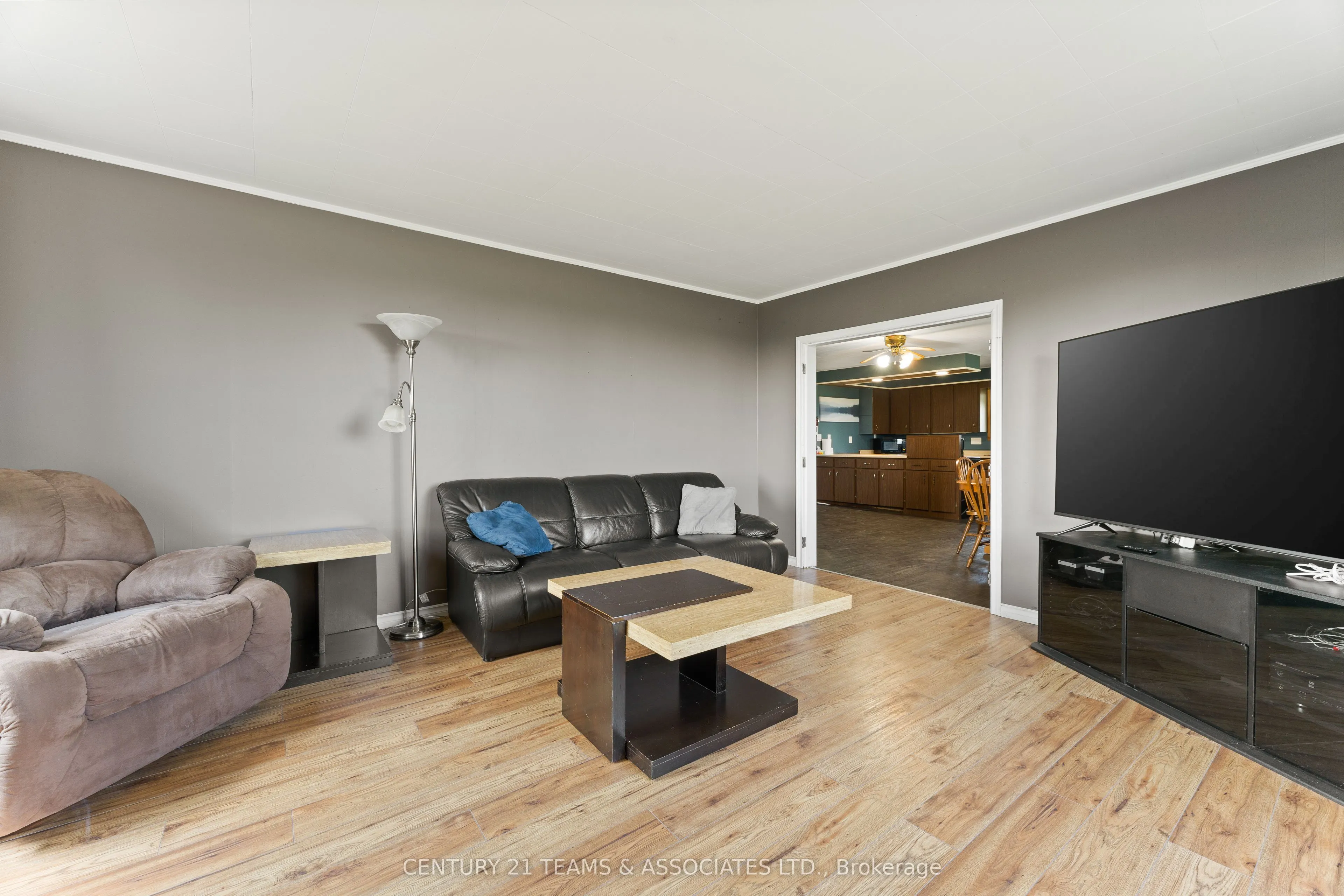 5845 Lakeshore Road 305