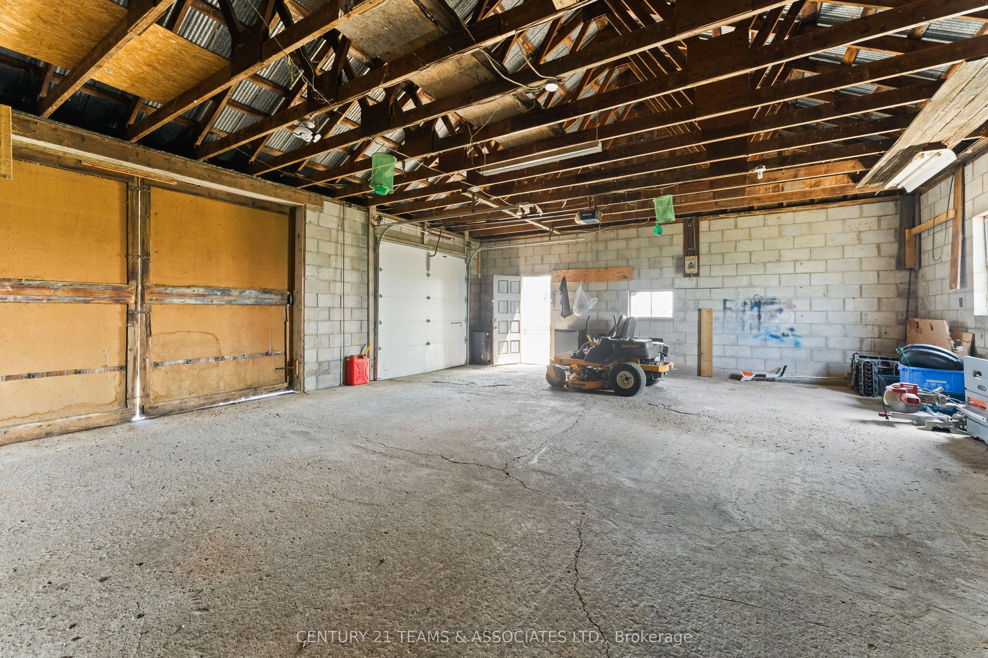 5845 Lakeshore Road 305