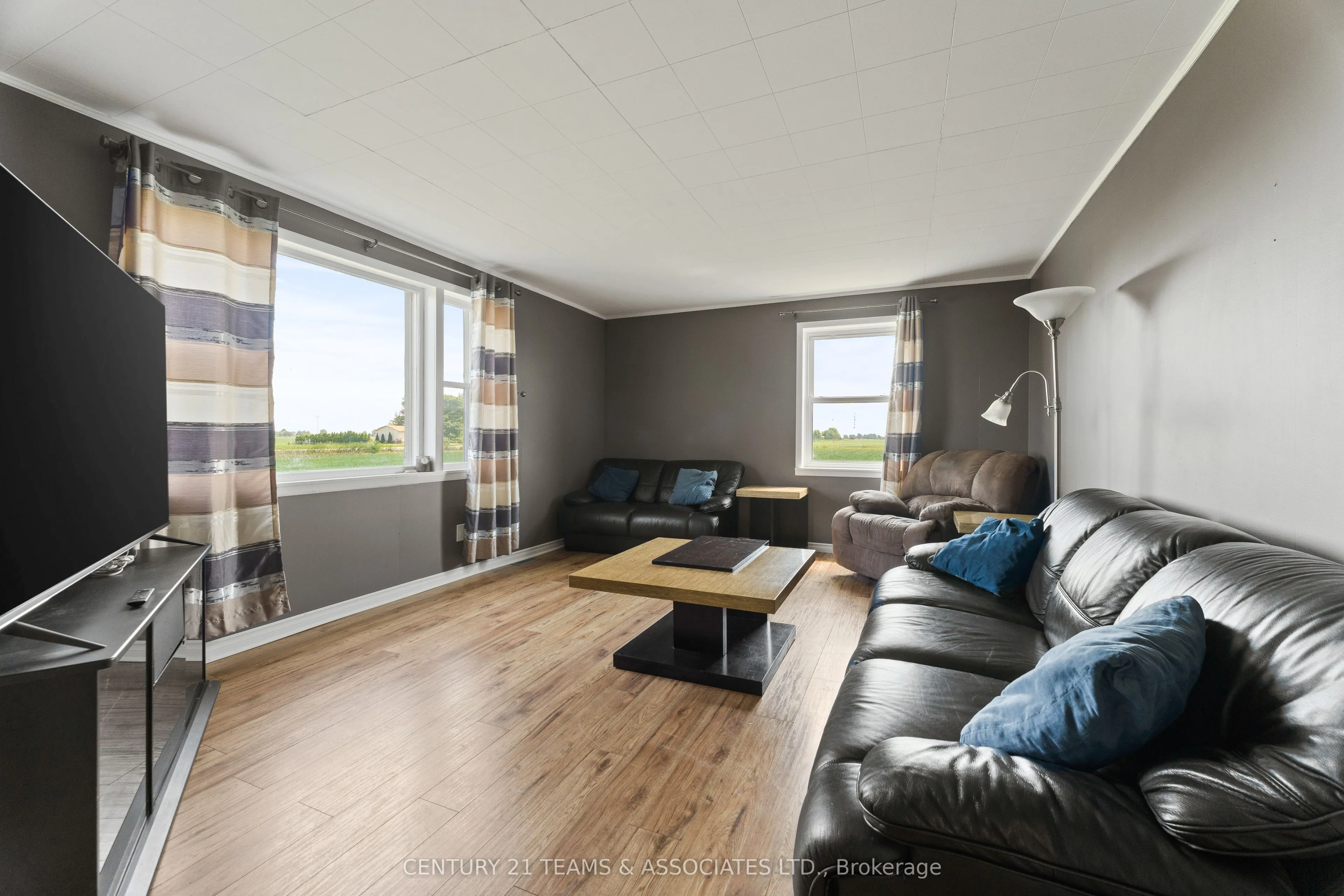 5845 Lakeshore Road 305