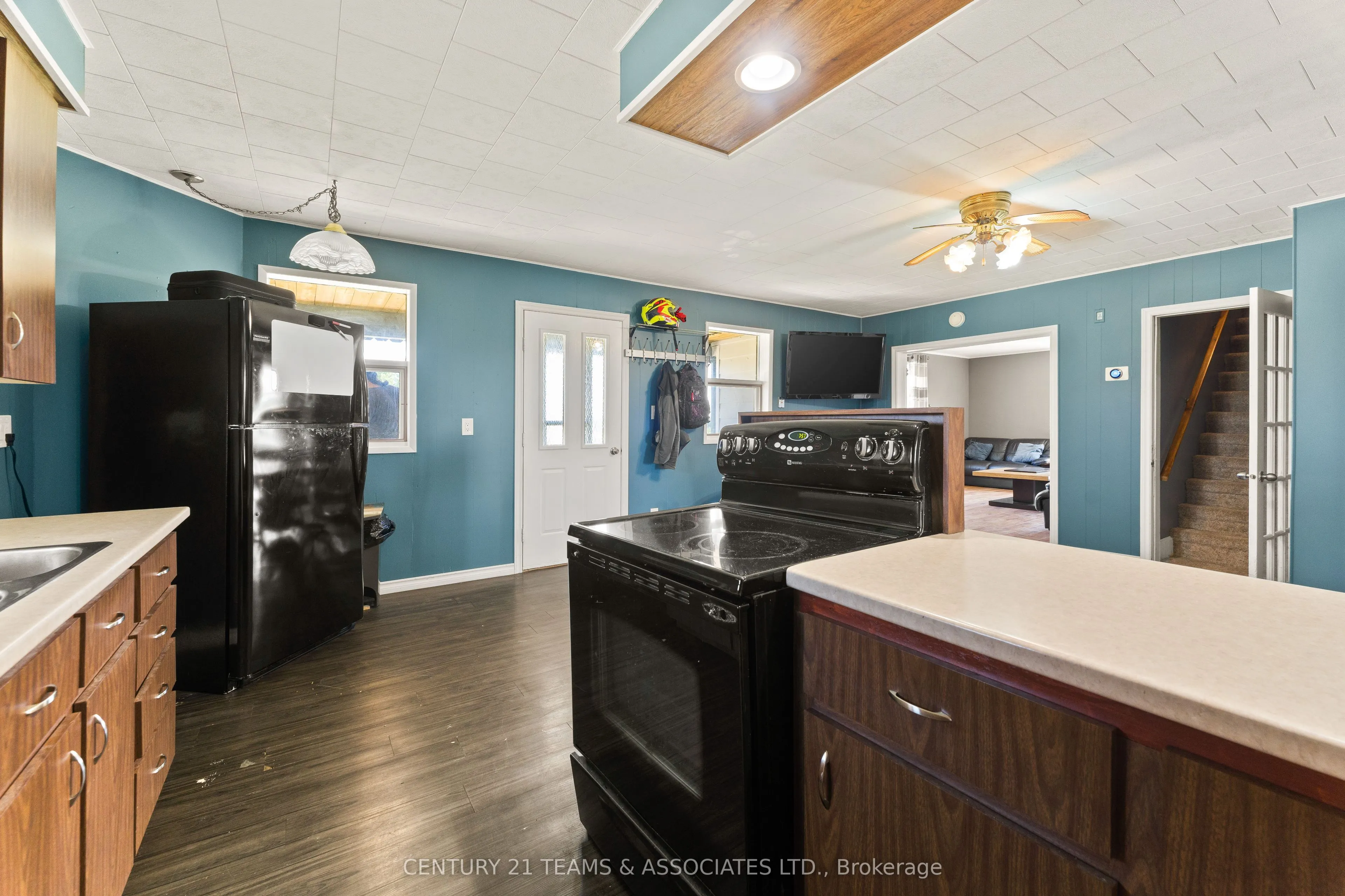 5845 Lakeshore Road 305
