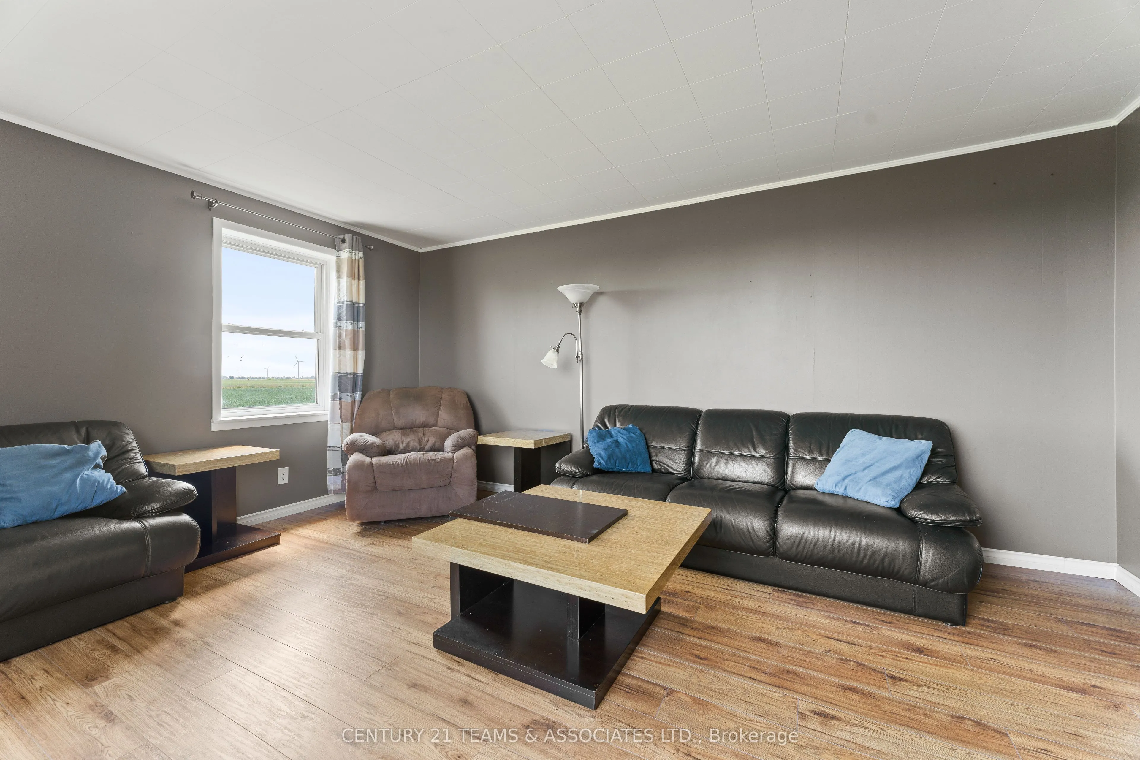 5845 Lakeshore Road 305