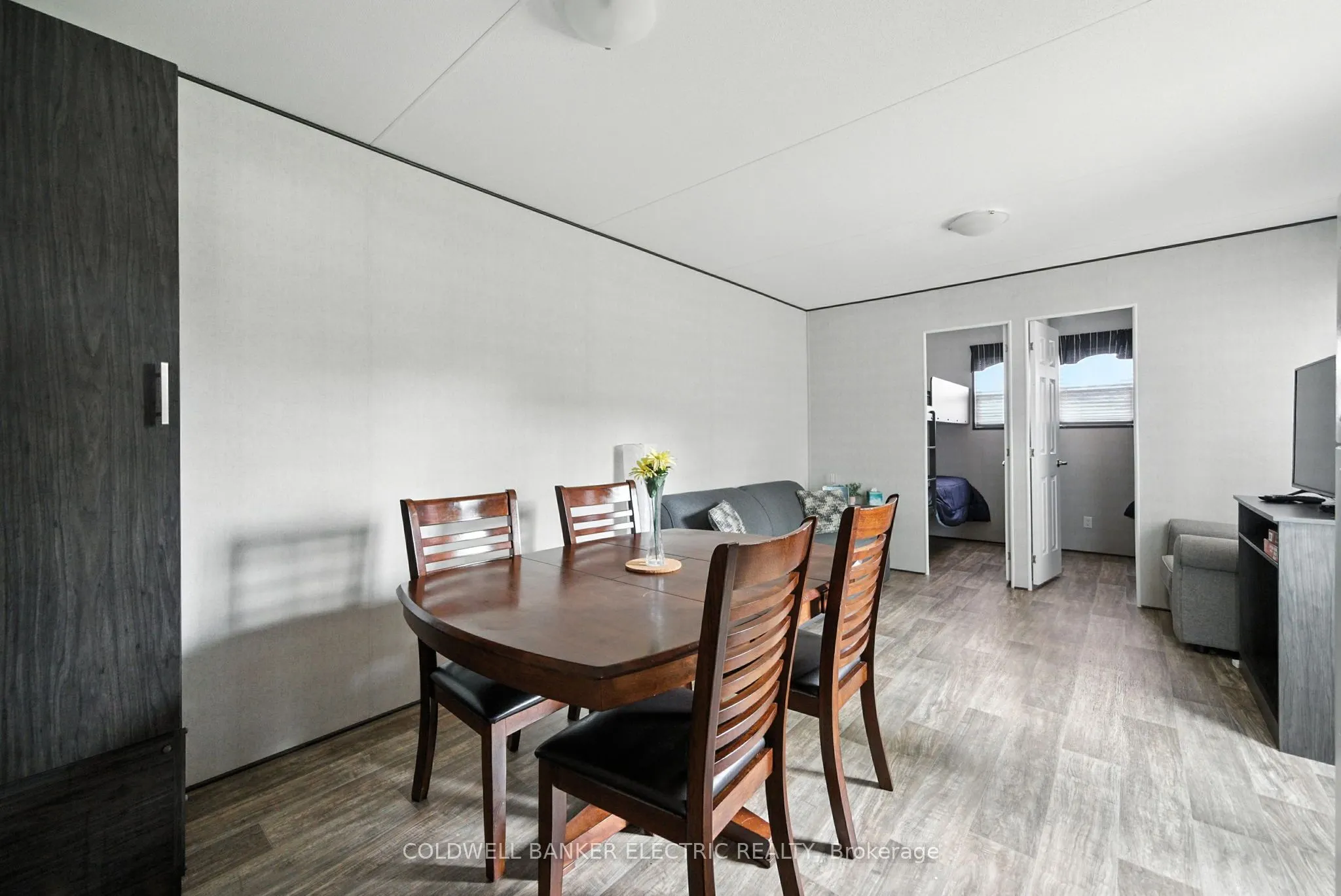 1235 Villiers Line, #40 StAnd