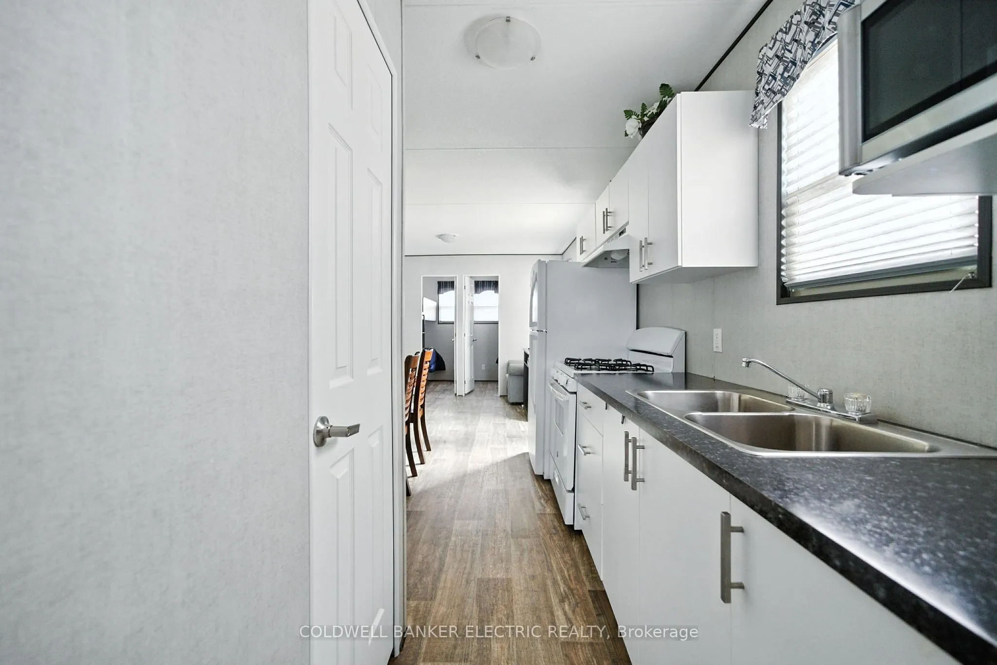 1235 Villiers Line, #40 StAnd