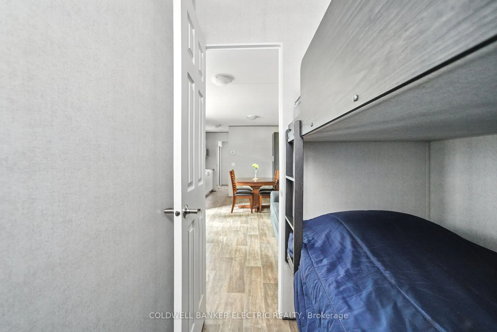 1235 Villiers Line, #40 StAnd