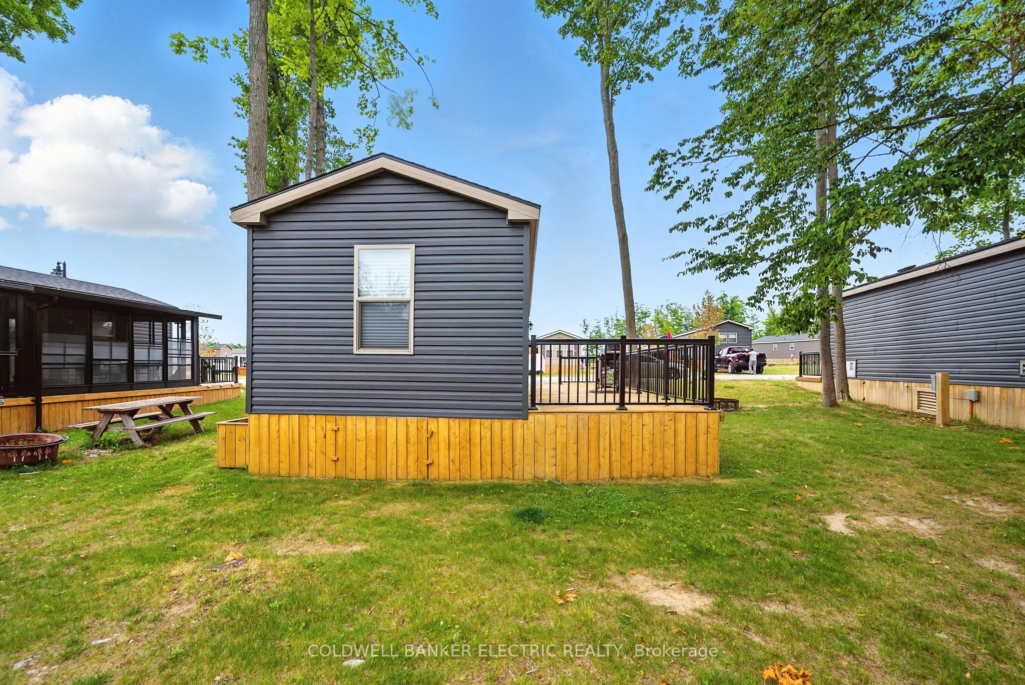 1235 Villiers Line, #40 StAnd