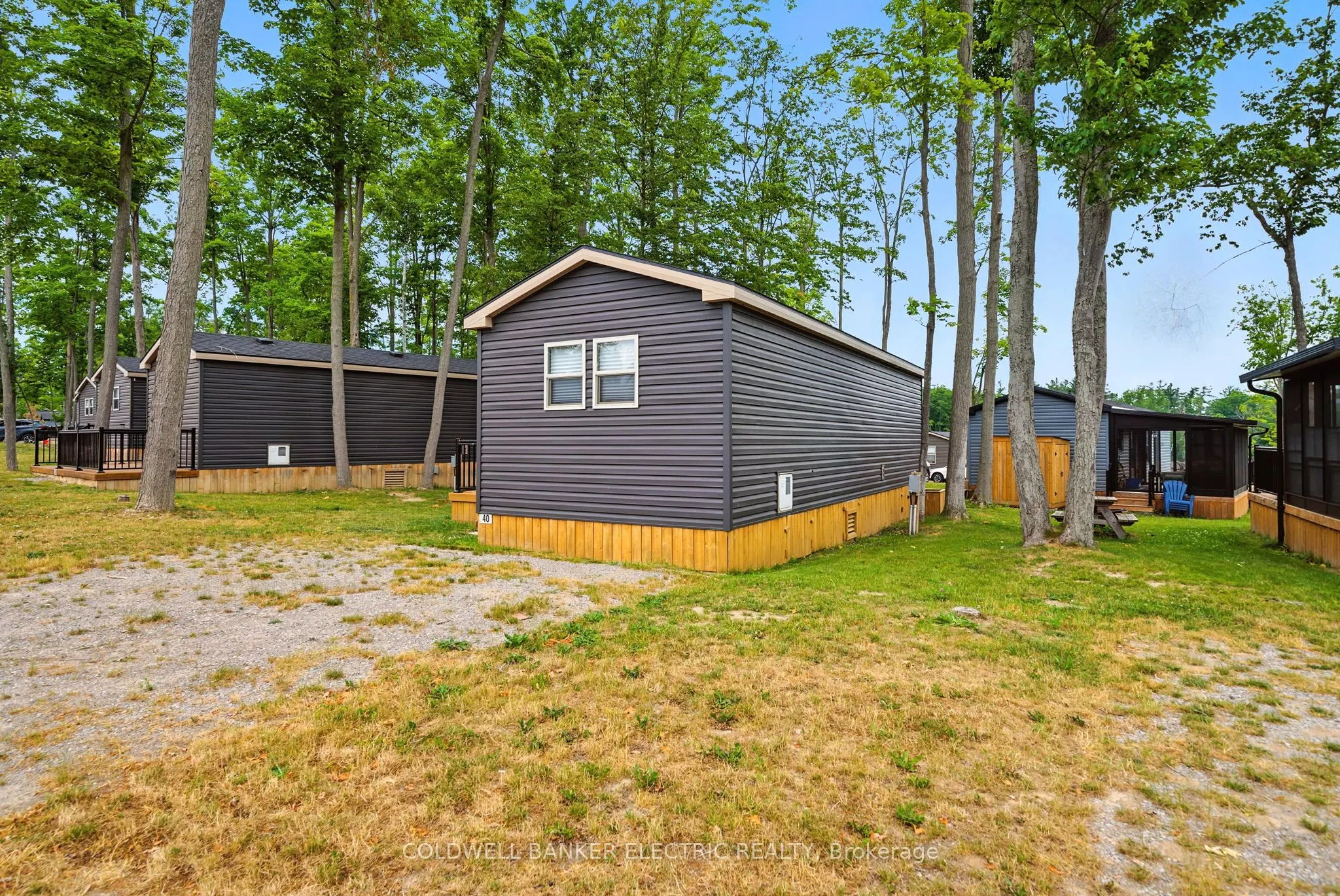 1235 Villiers Line, #40 StAnd