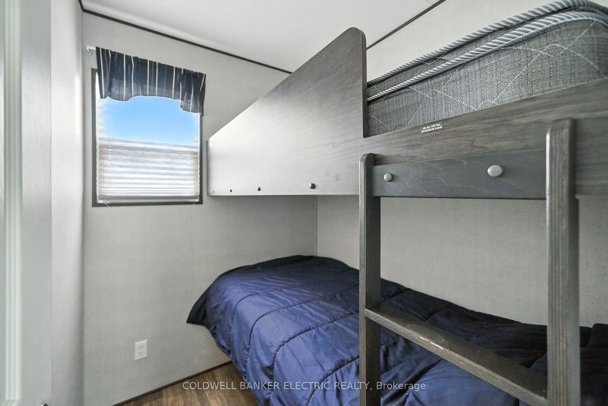 1235 Villiers Line, #40 StAnd