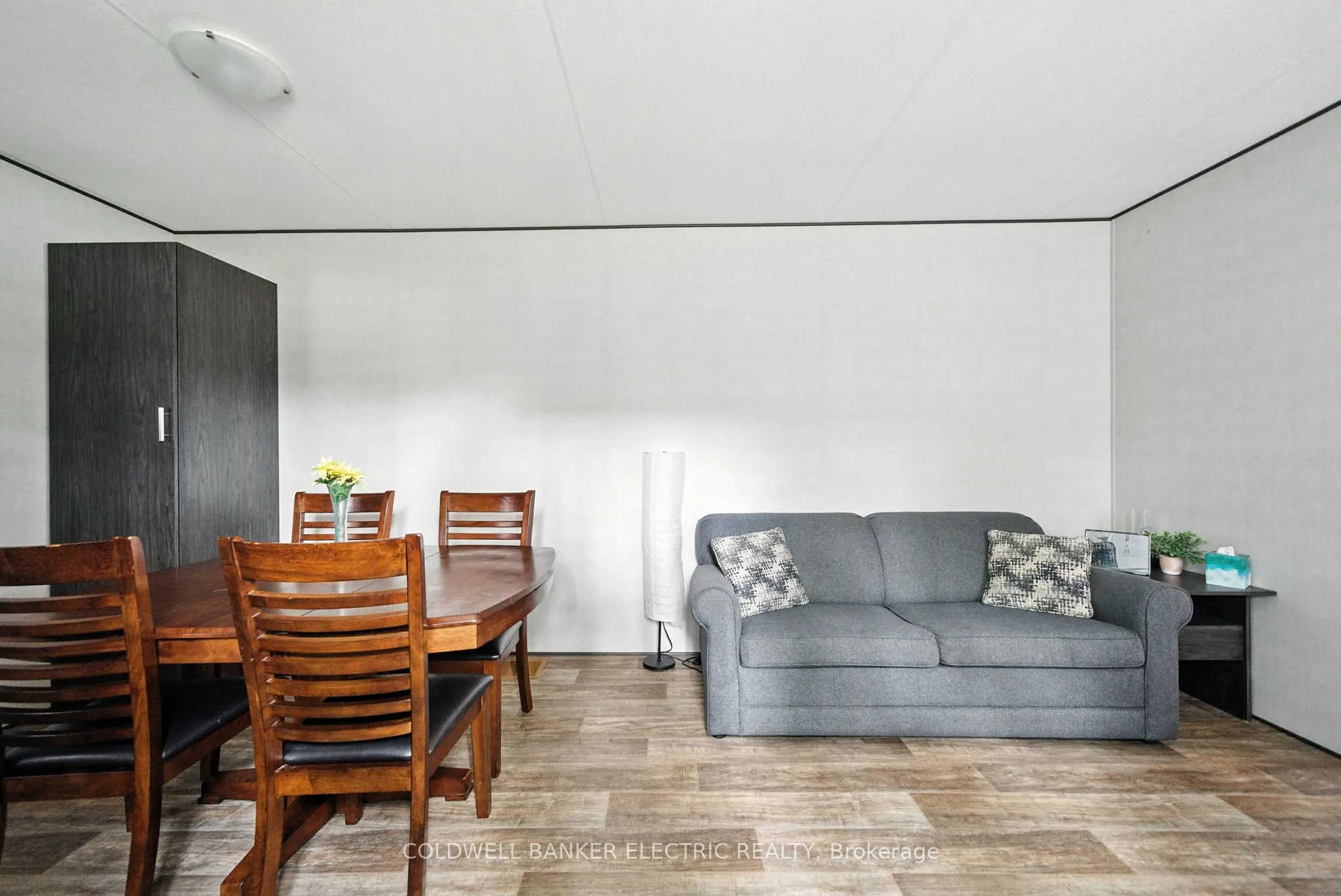 1235 Villiers Line, #40 StAnd