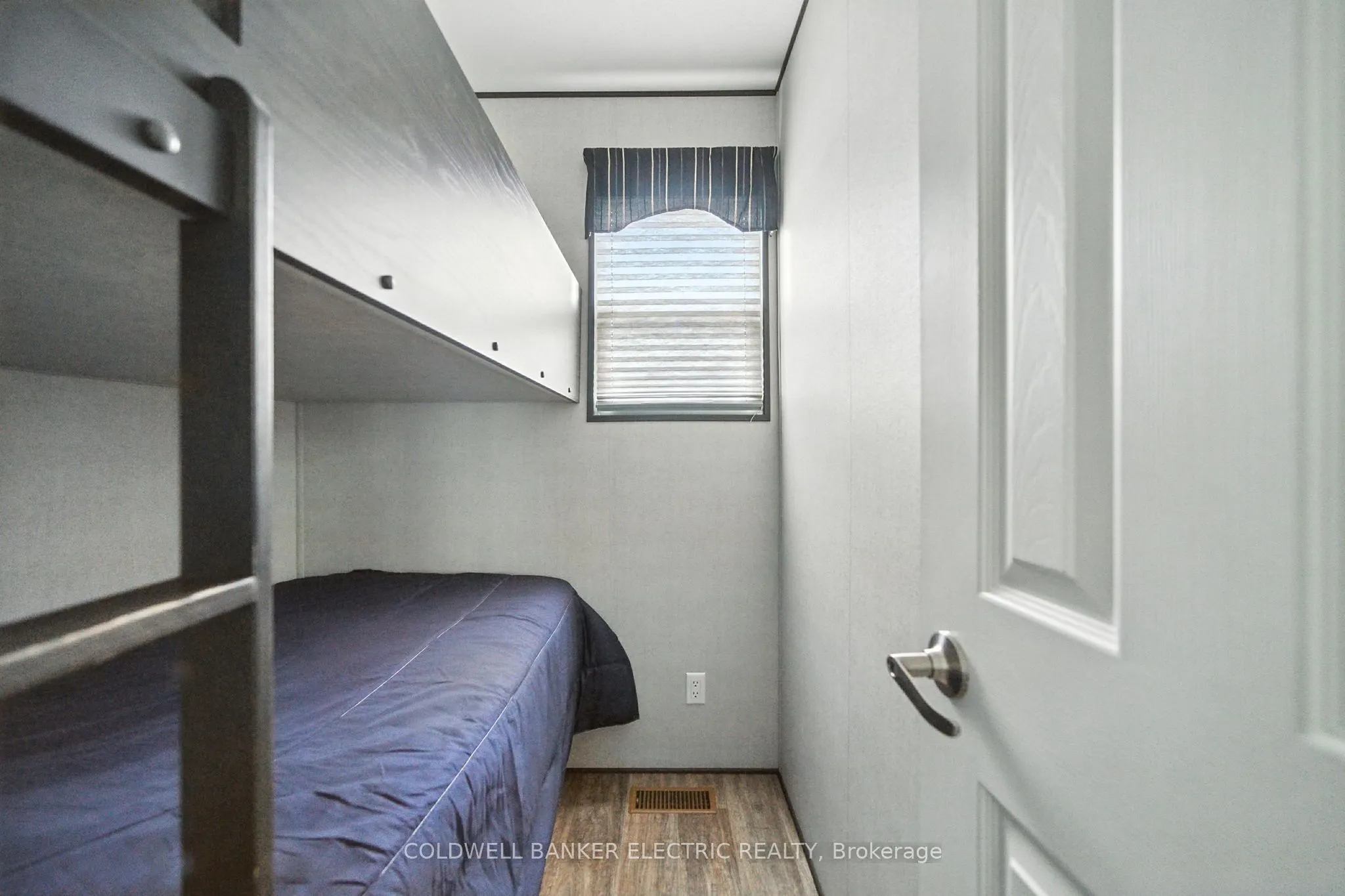 1235 Villiers Line, #40 StAnd