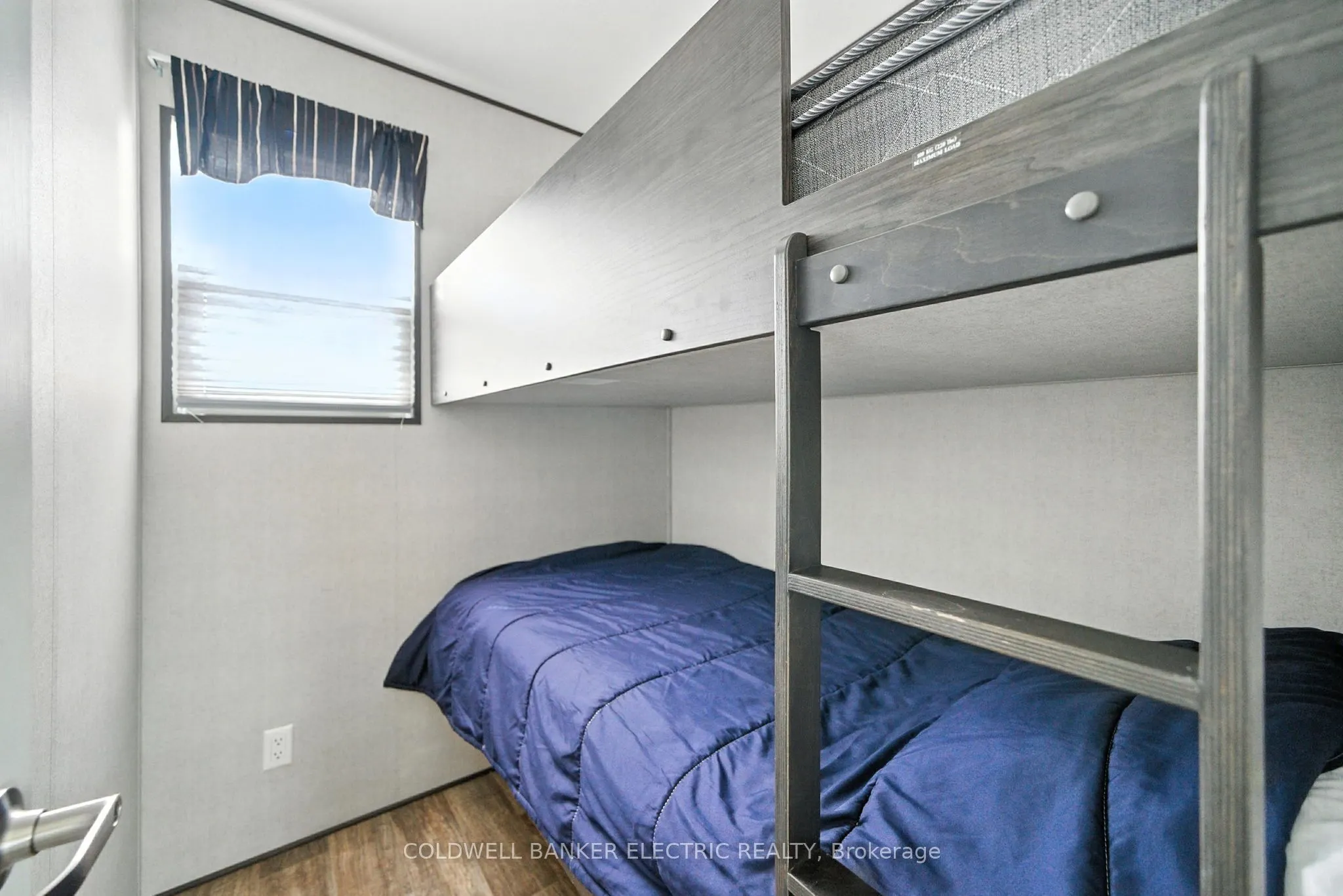 1235 Villiers Line, #40 StAnd