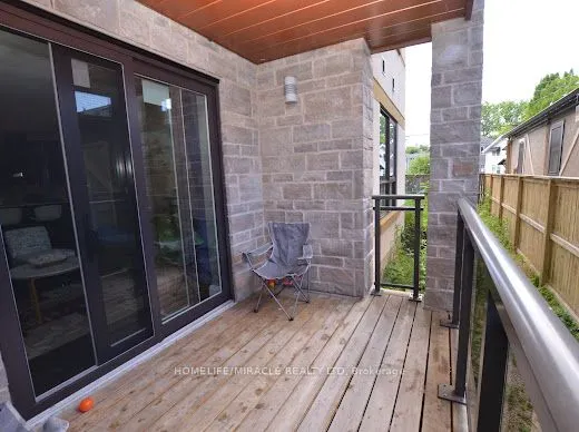26 Wellington Street, #105