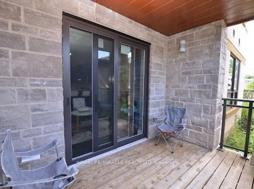26 Wellington Street, #105