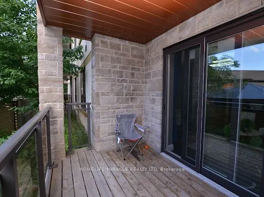 26 Wellington Street, #105