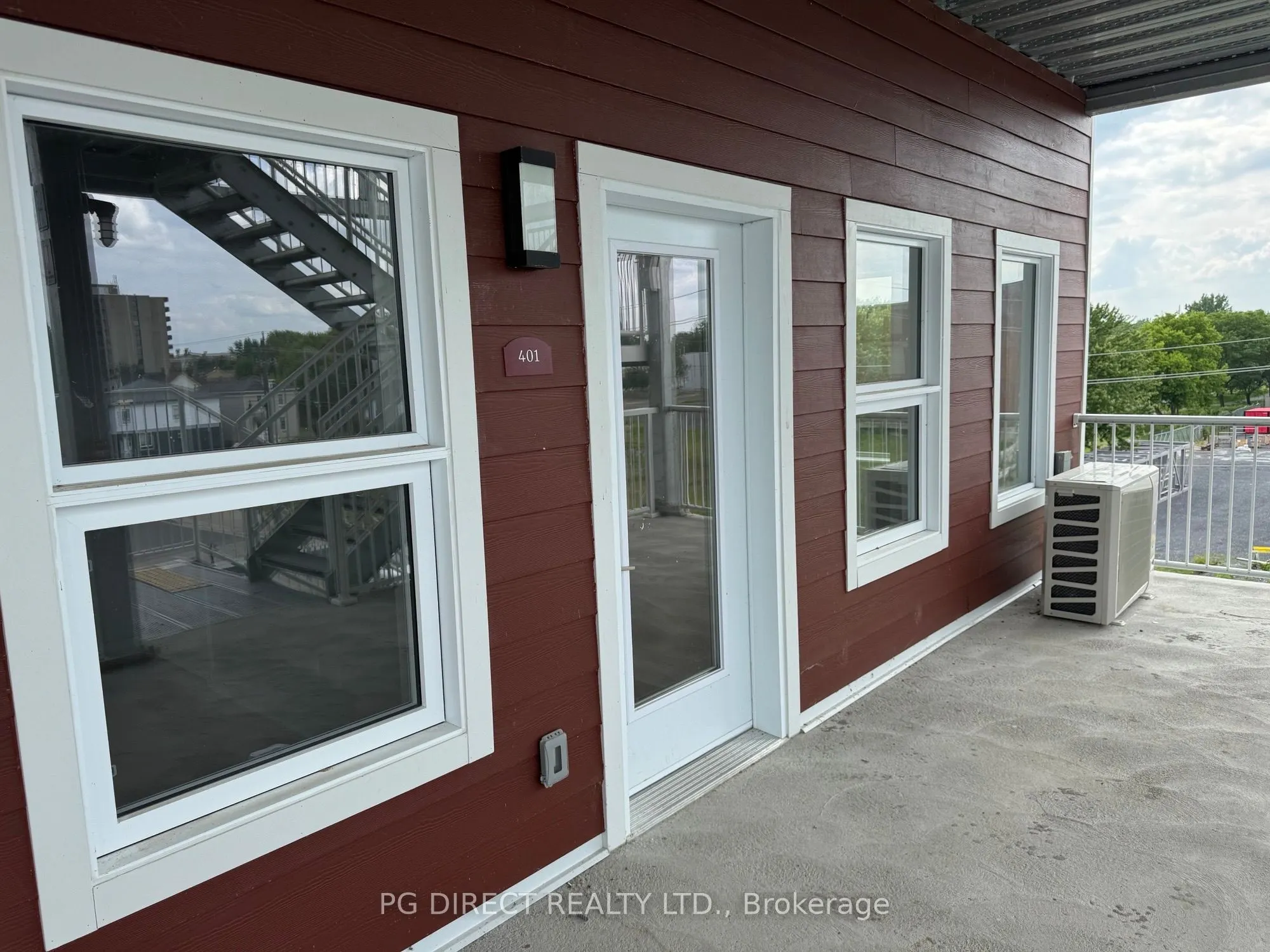 150 Edward Street S, #501