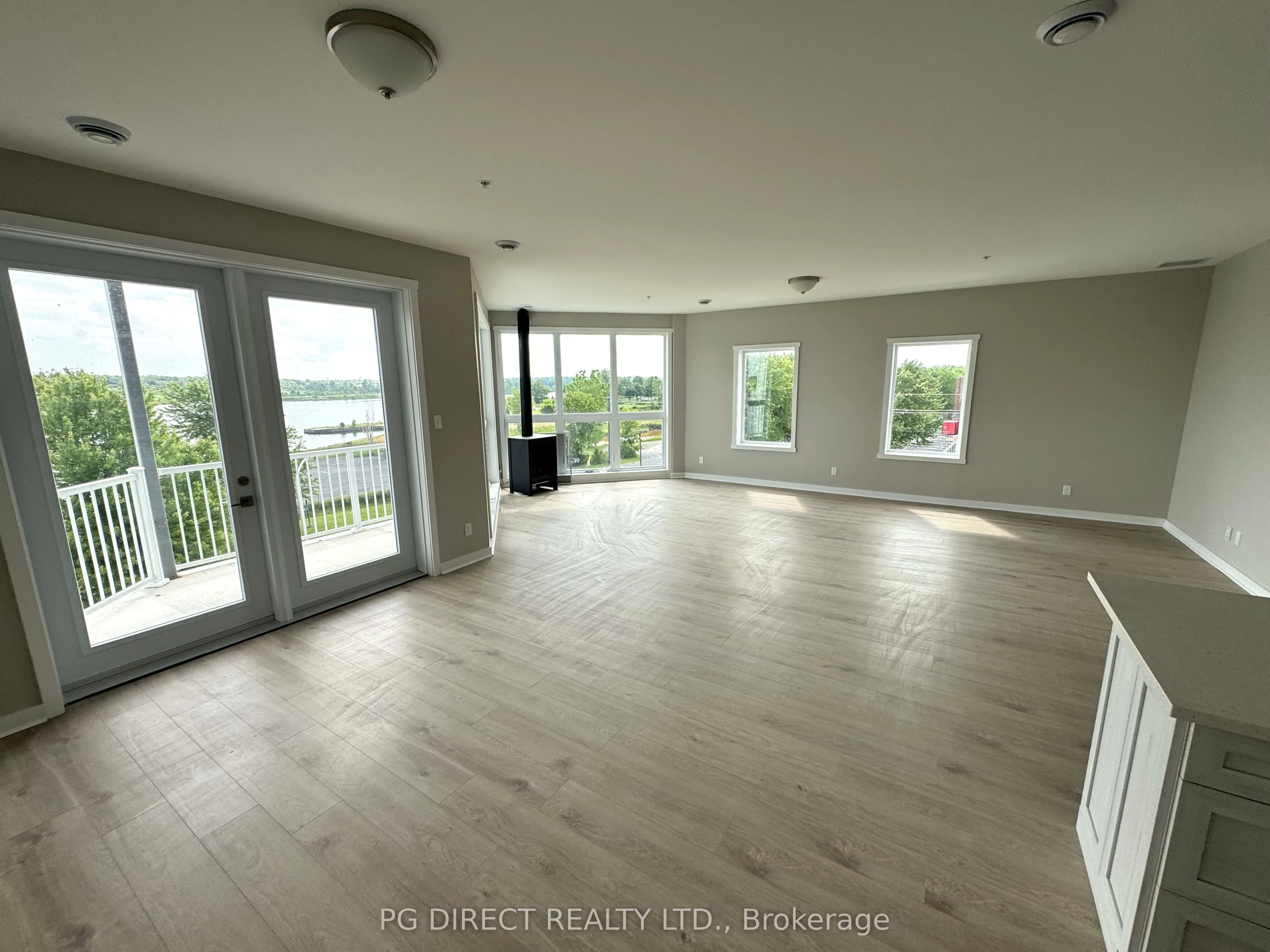 150 Edward Street S, #501