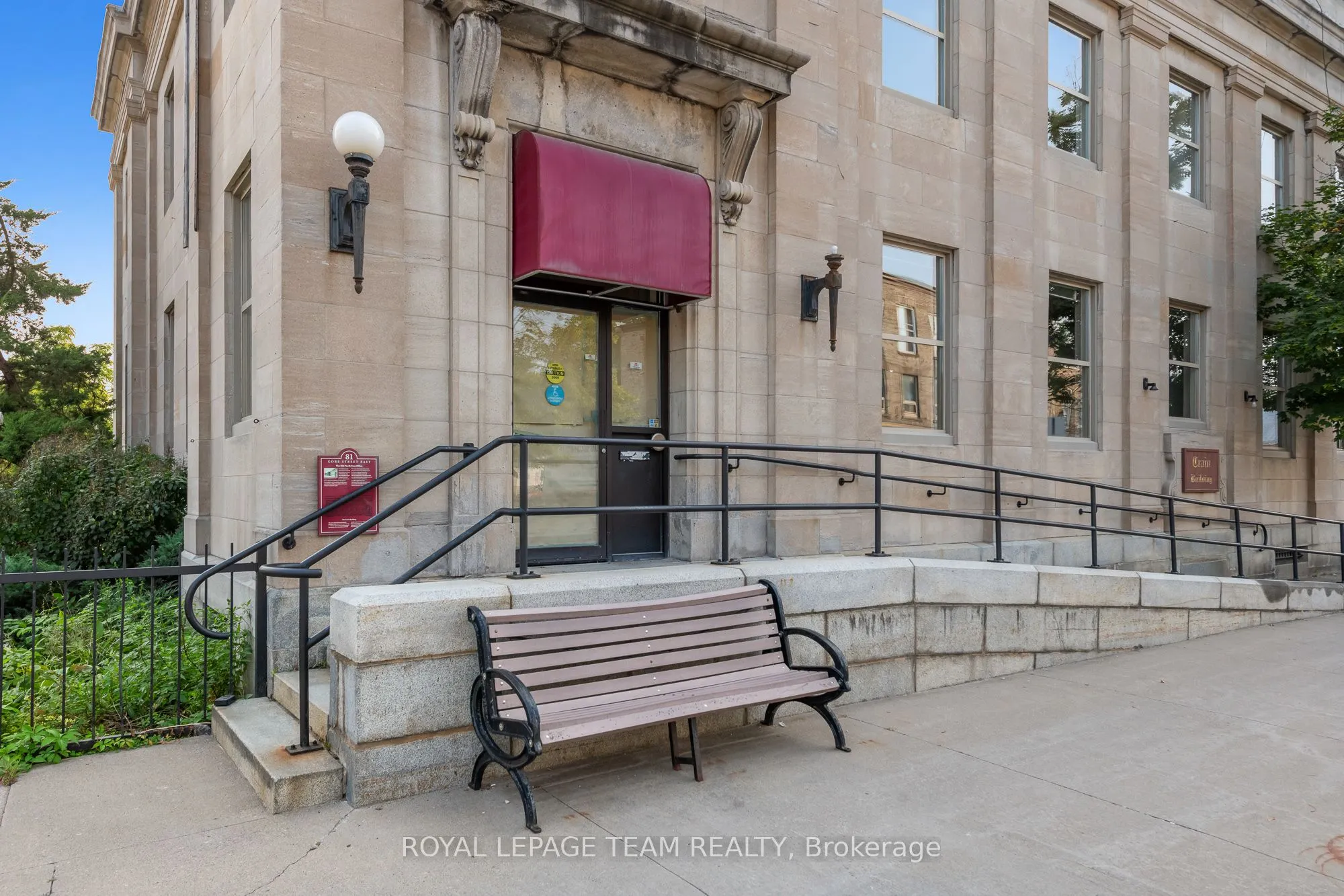 81 GORE Street E