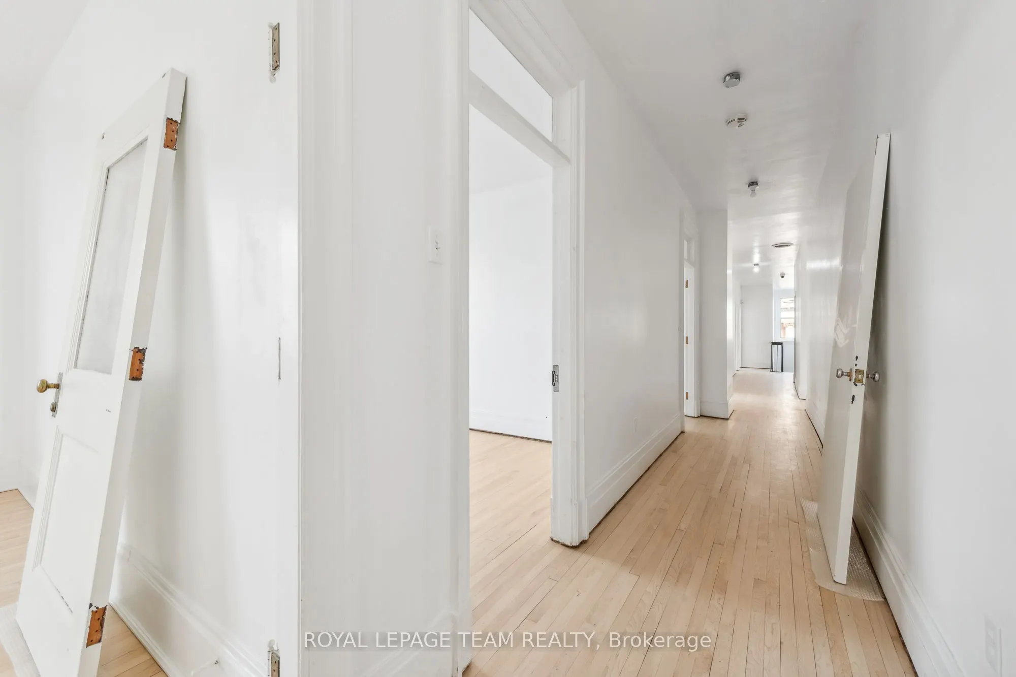 81 GORE Street E